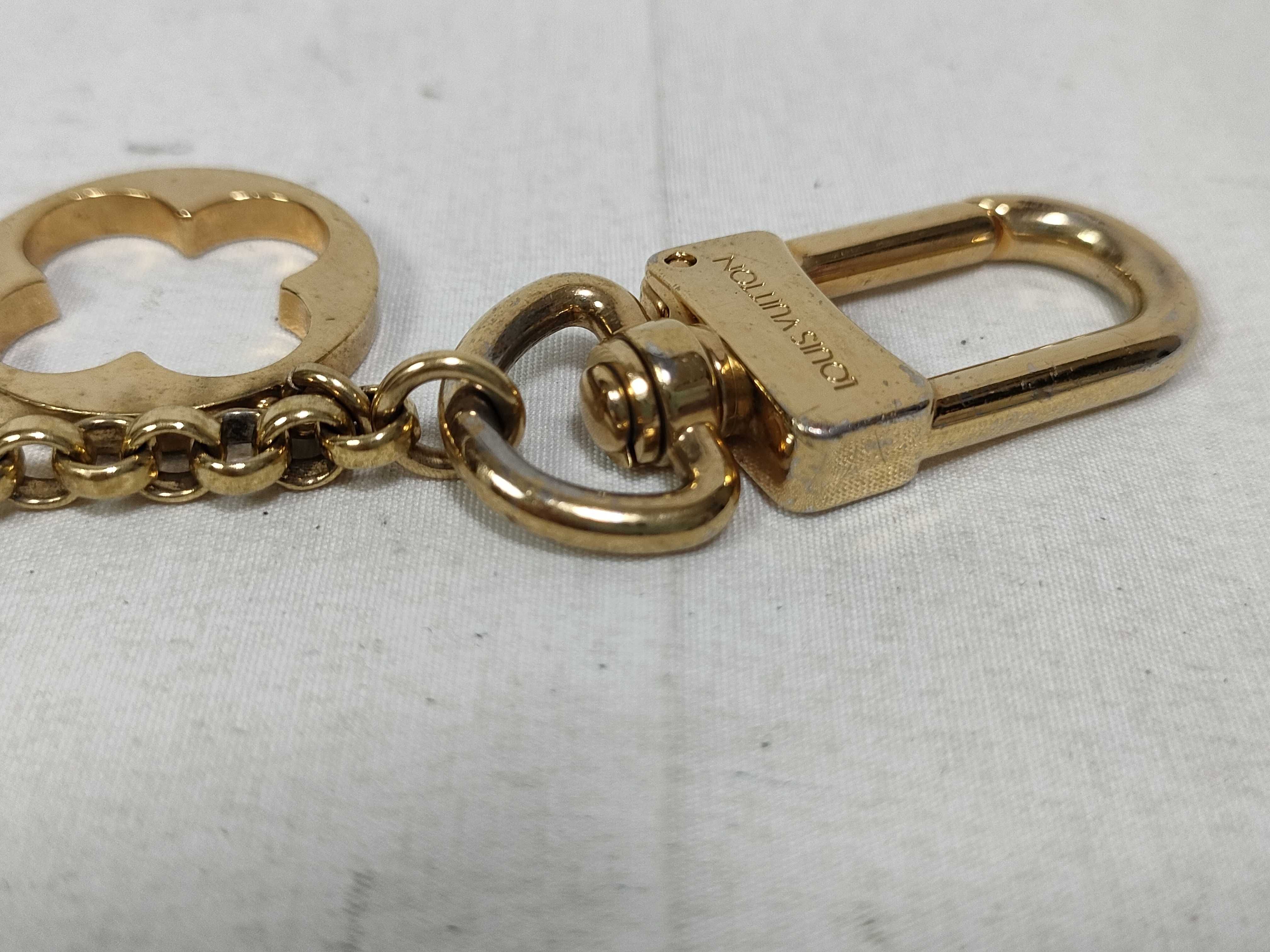 Vuitton charm key case — view 6