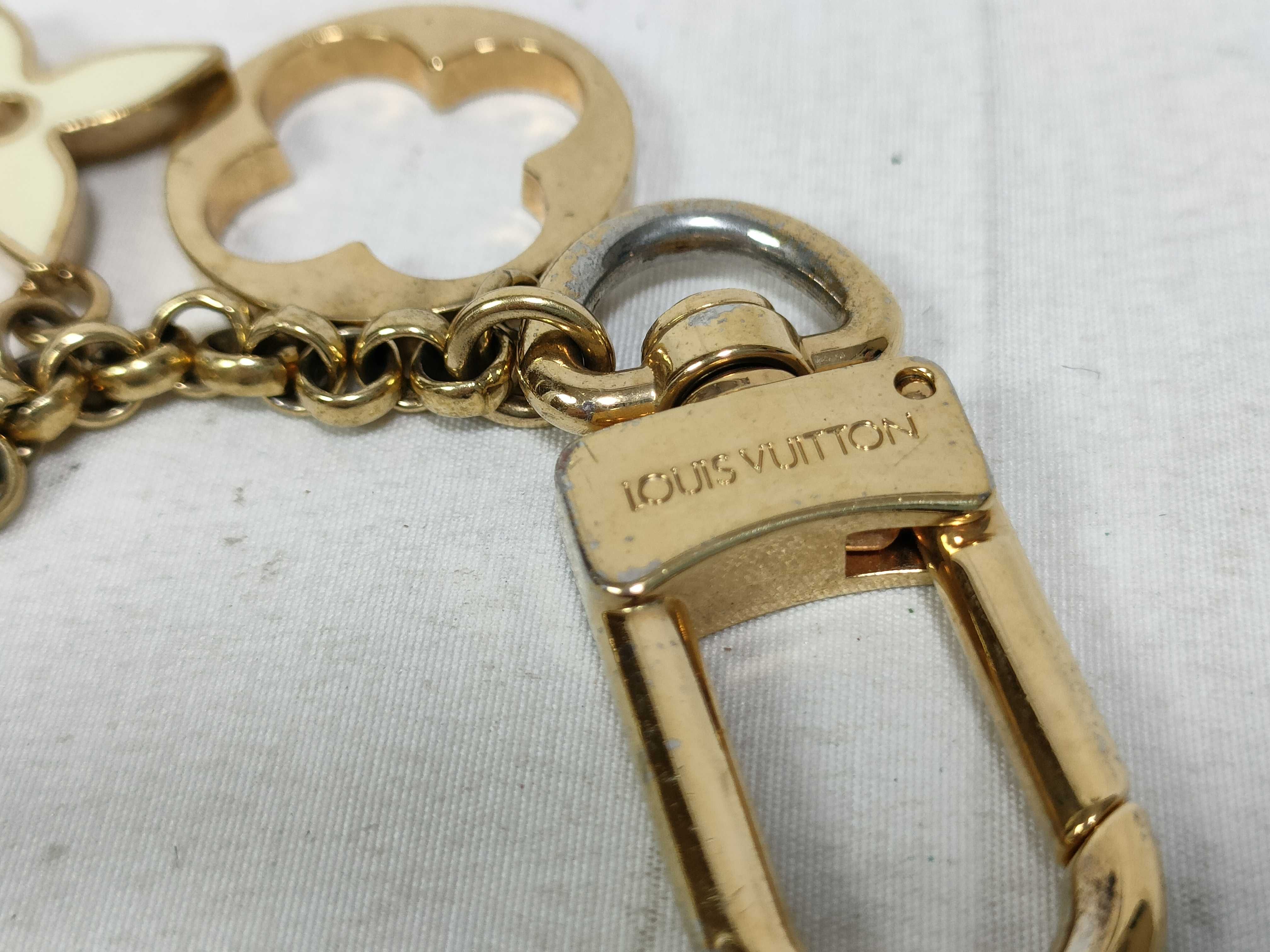 Vuitton charm key case — view 7