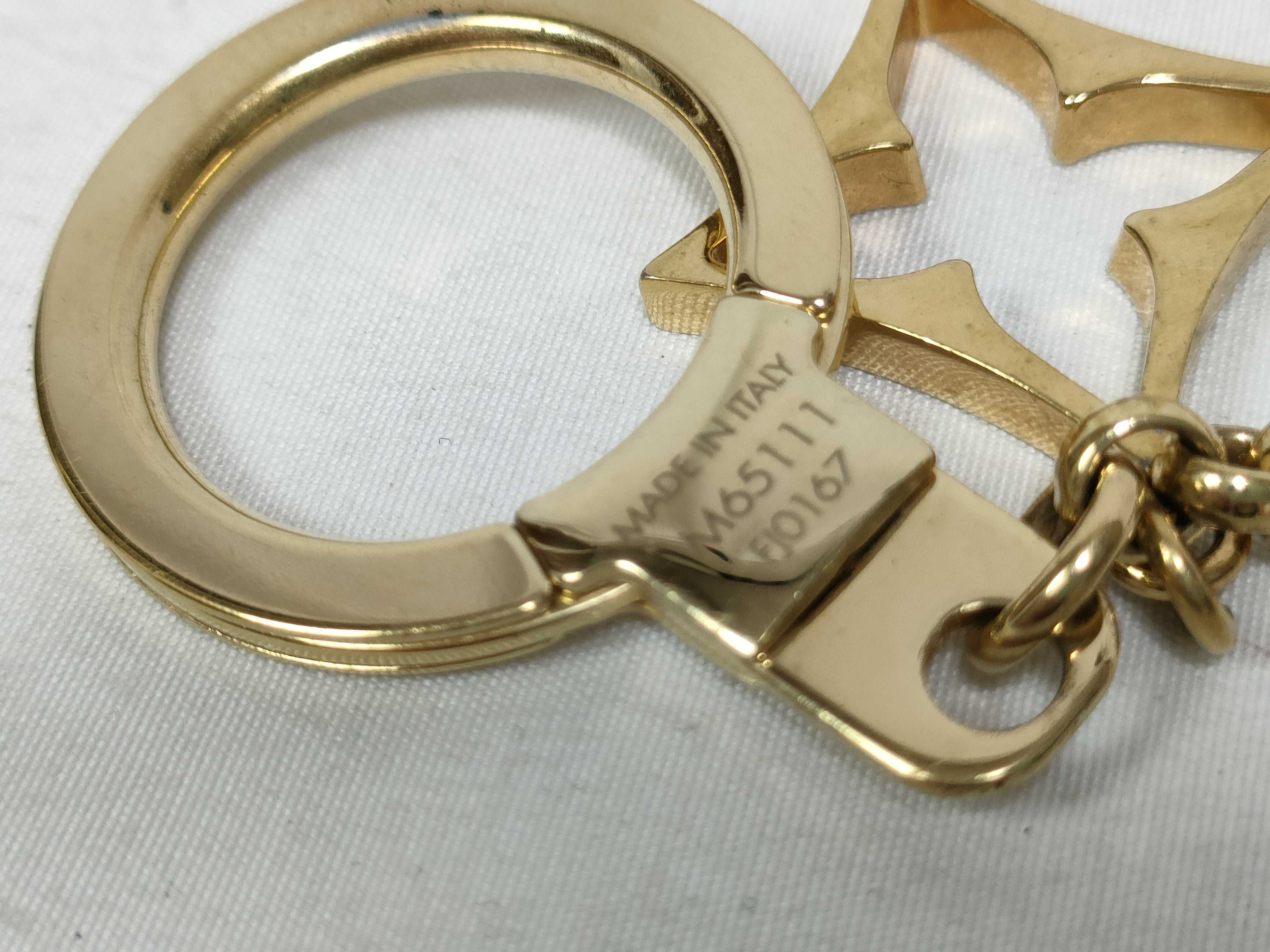 Vuitton charm key case — view 8