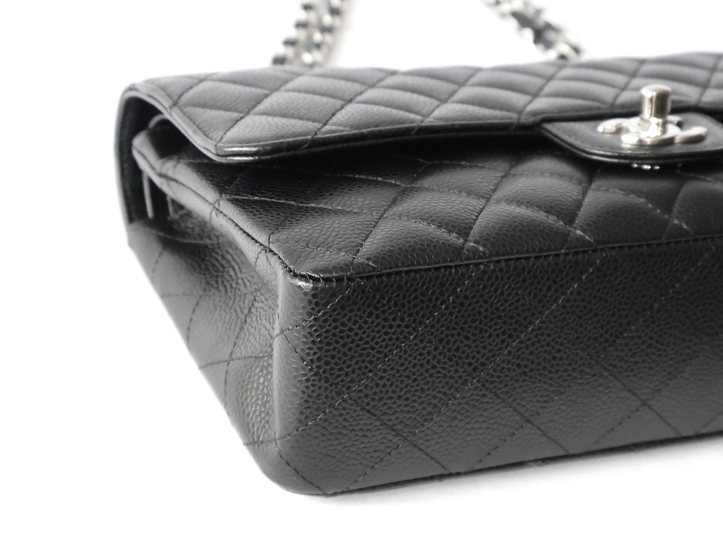 Caviar leather Matelassé 25 Double flap Double chain shoulder bag, black — view 3