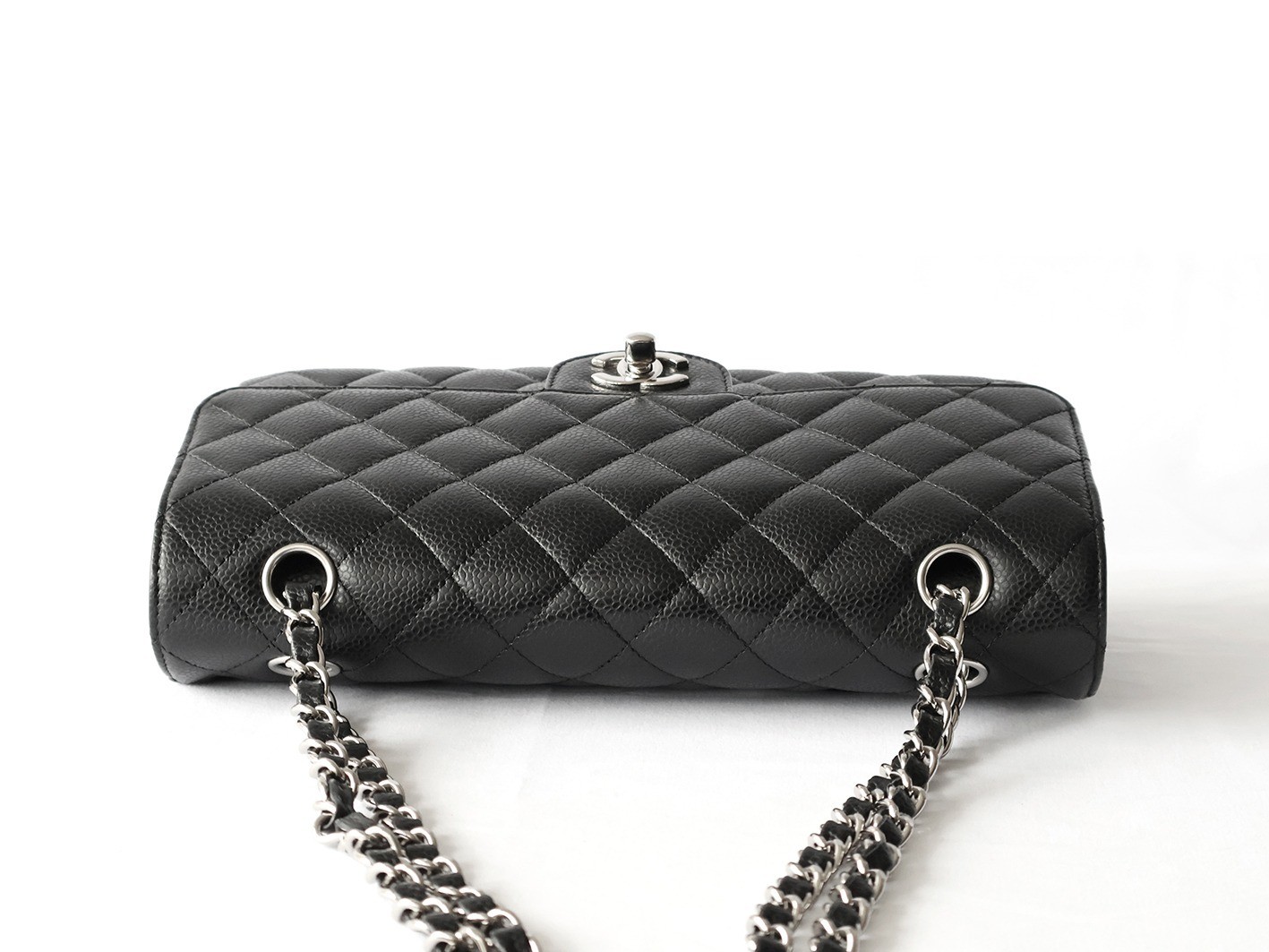 Caviar leather Matelassé 25 Double flap Double chain shoulder bag, black — view 5