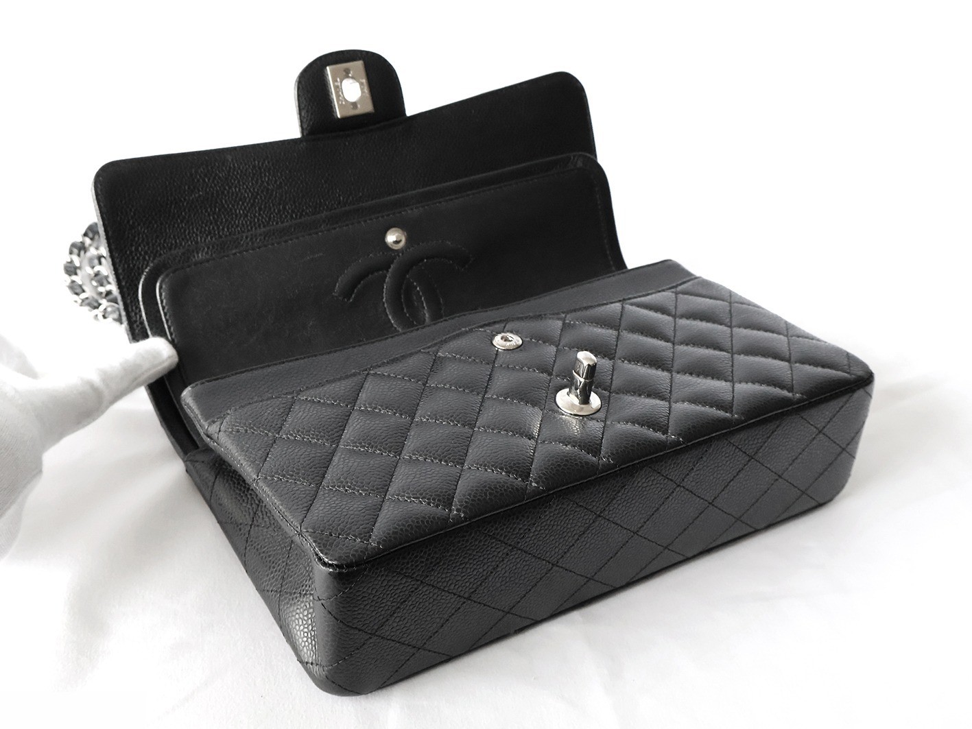 Caviar leather Matelassé 25 Double flap Double chain shoulder bag, black — view 8