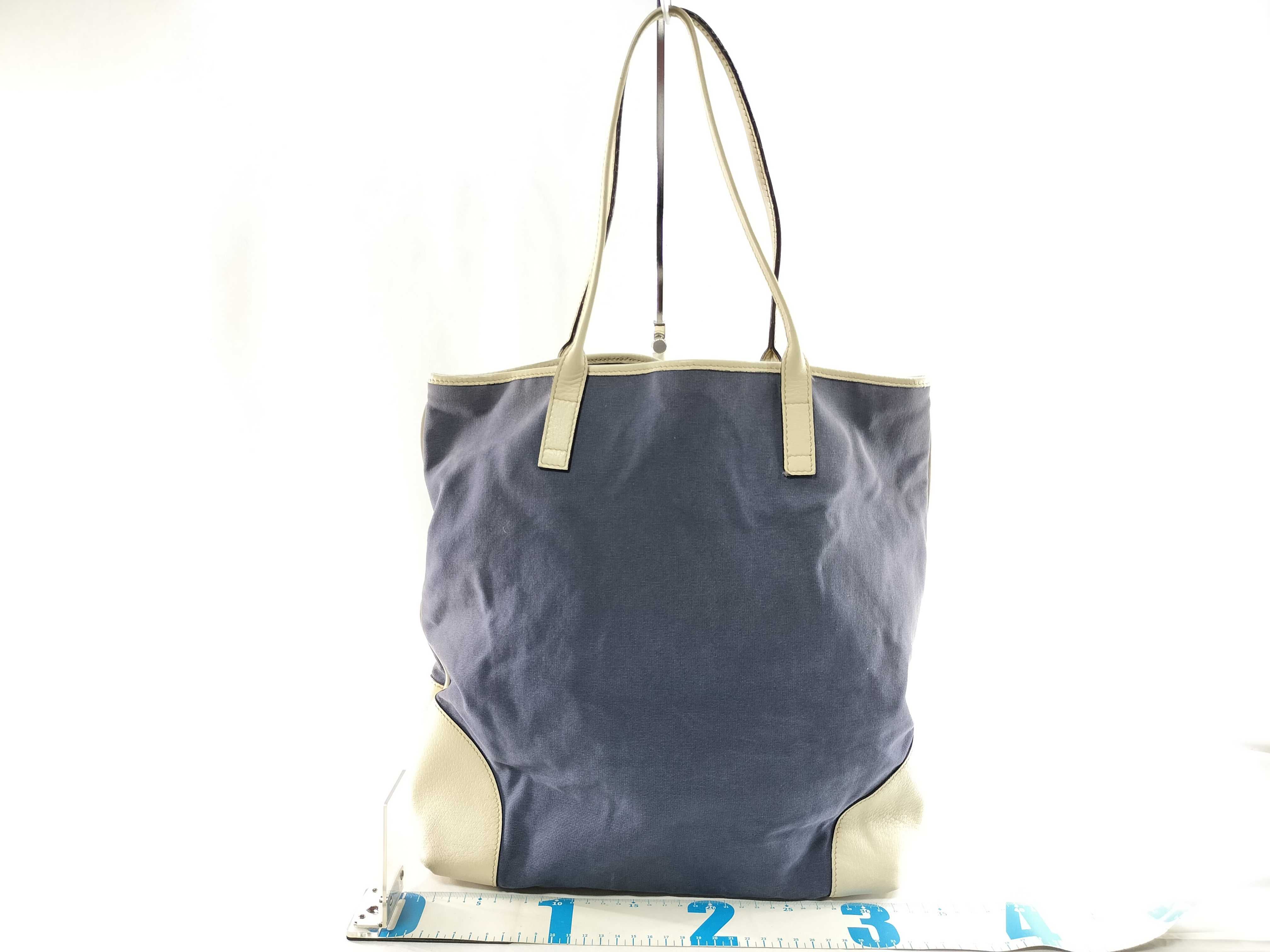 GG Canvas 263345 498879 Canvas Tote Bag — view 2