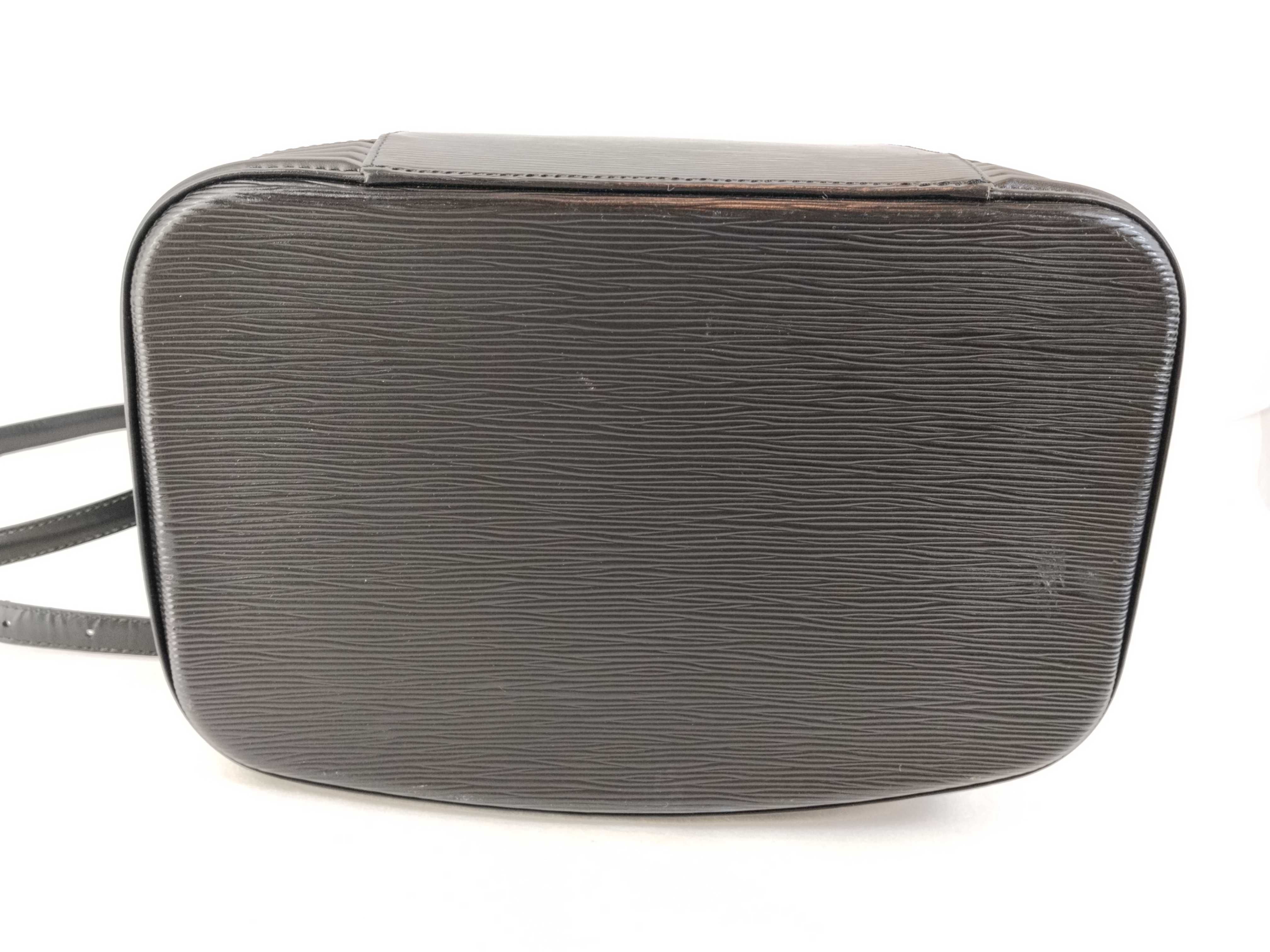 Epi Louis Vuitton Epi Nice Black Vanity Bag Large Vanity Bag — view 8