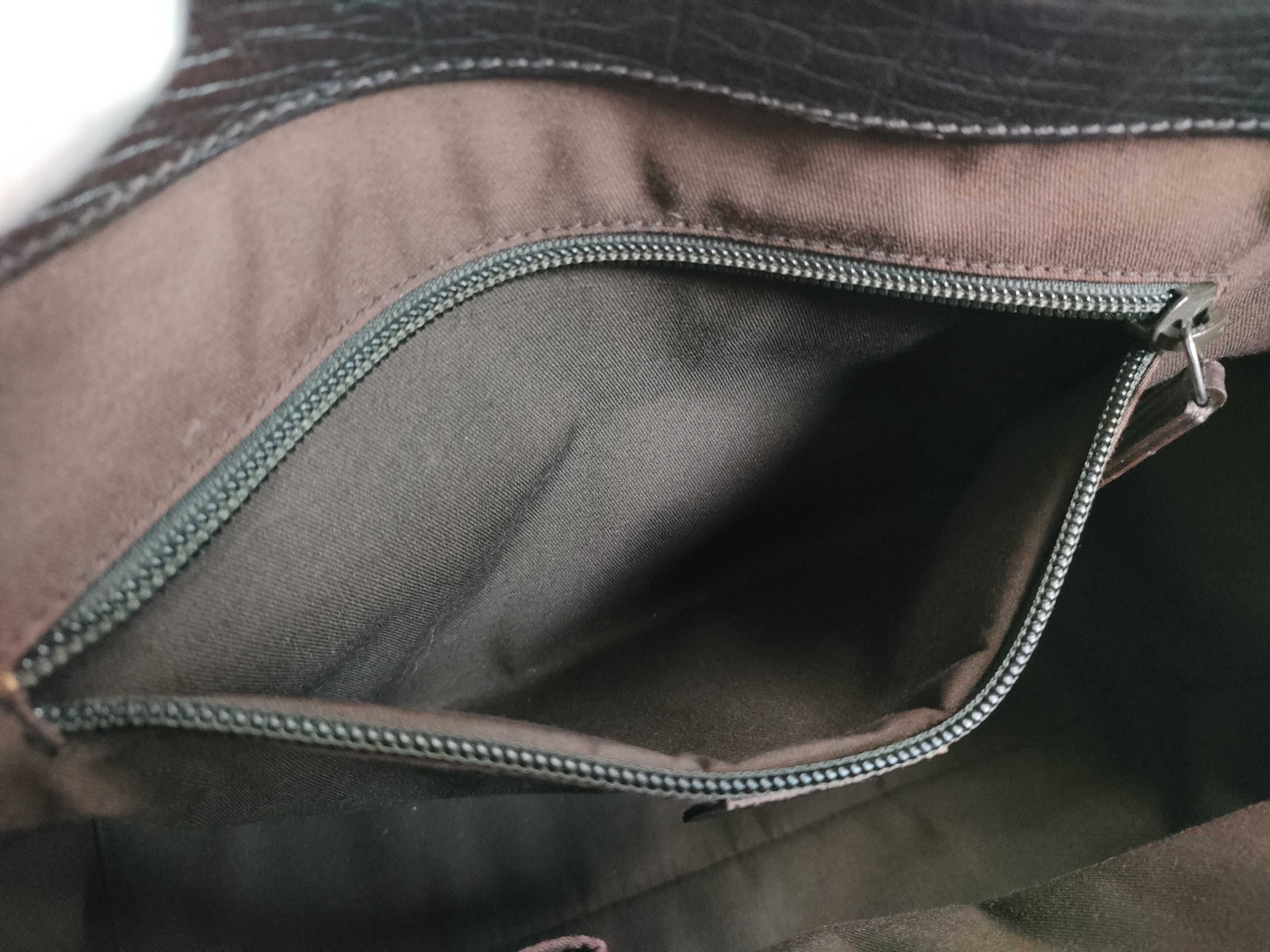 GG Supreme Gucci Tote Bag — view 12