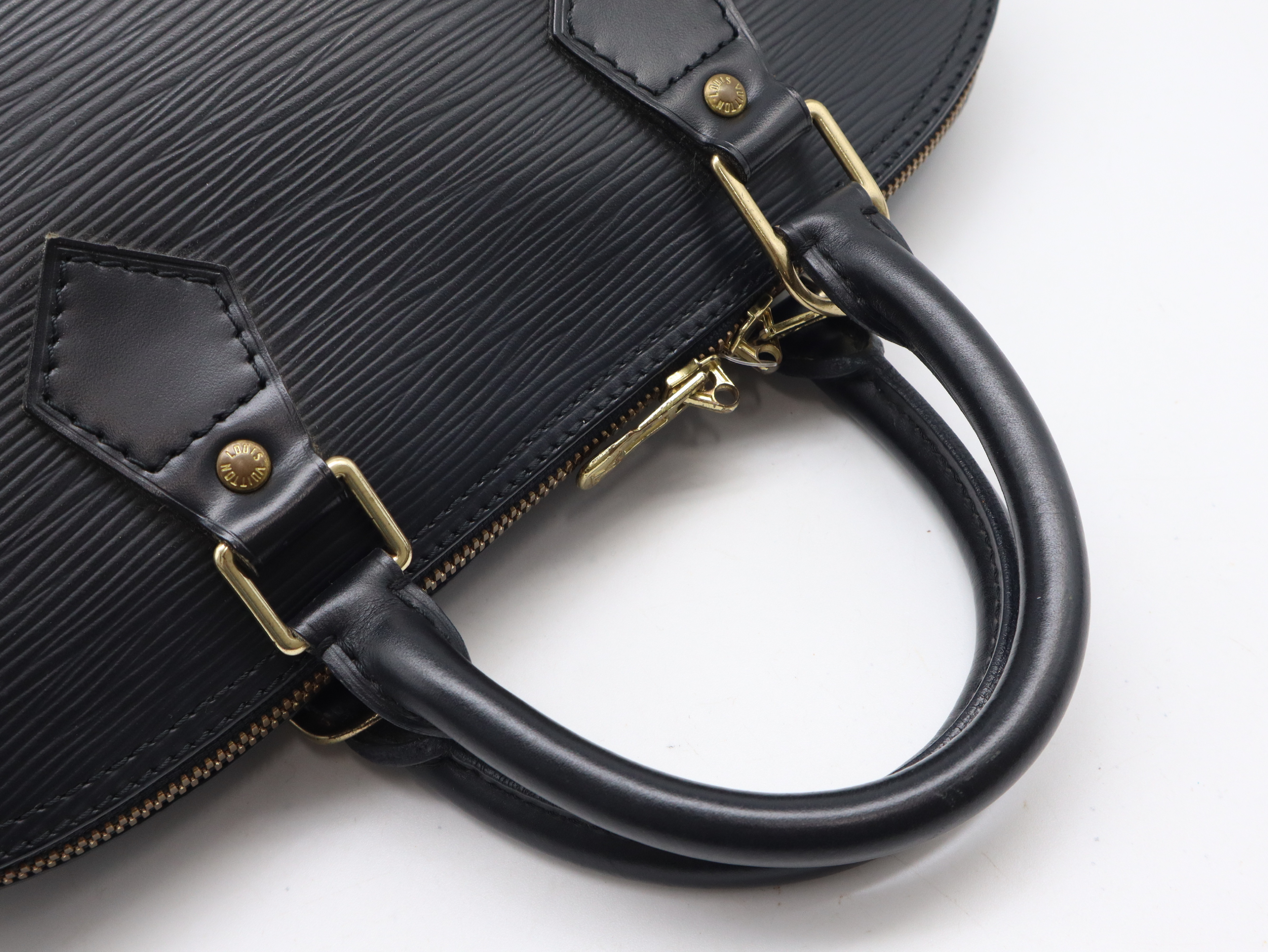 M52142 Epi Alma Noir Handbag — view 6
