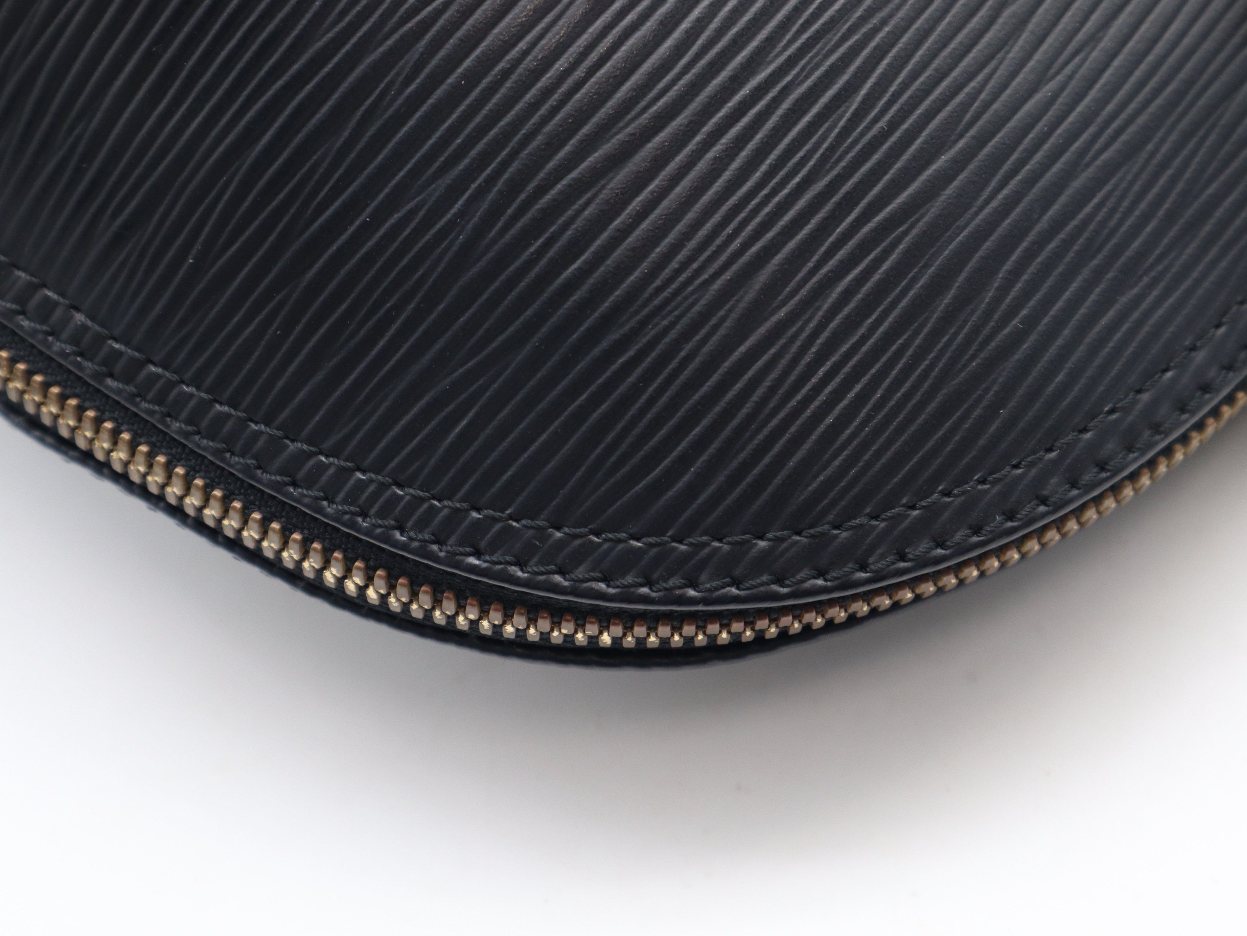 M52142 Epi Alma Noir Handbag — view 7