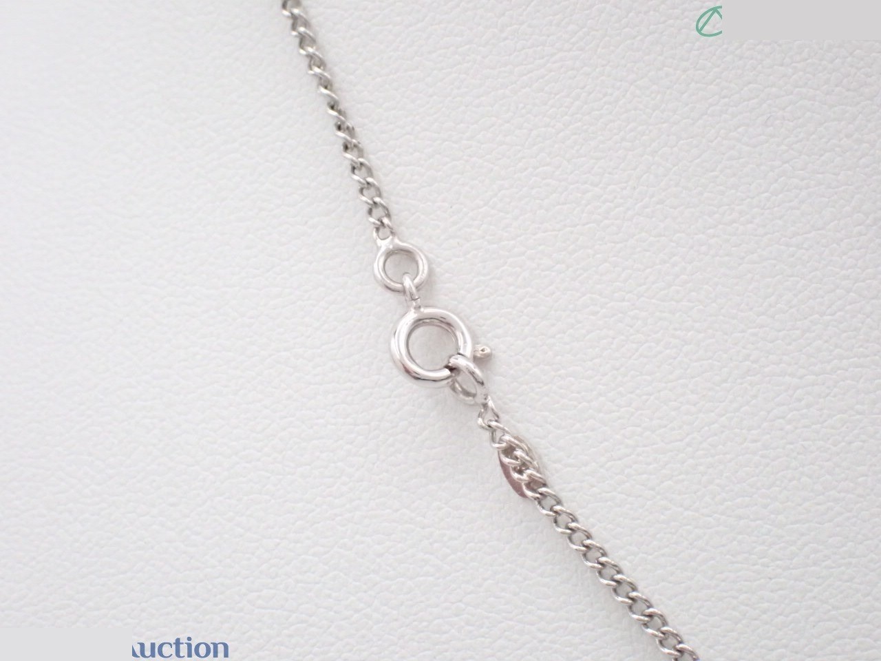 Vintage classic (precious metal) necklace pendant, chain approximately 42cm. — view 2