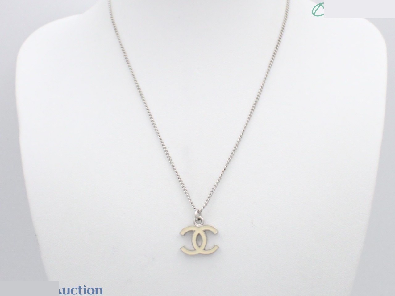 Vintage classic (precious metal) necklace pendant, chain approximately 42cm. — view 3
