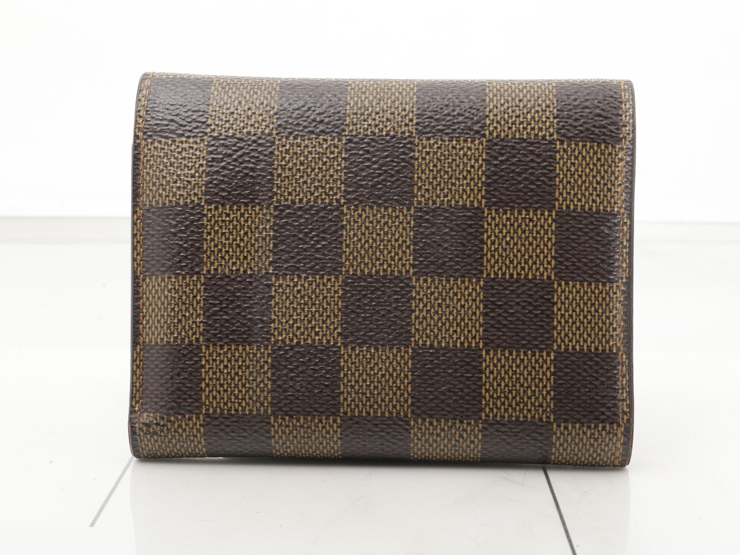 Damier Portefeuille Victorine Rouge Tri-fold Wallet — view 2