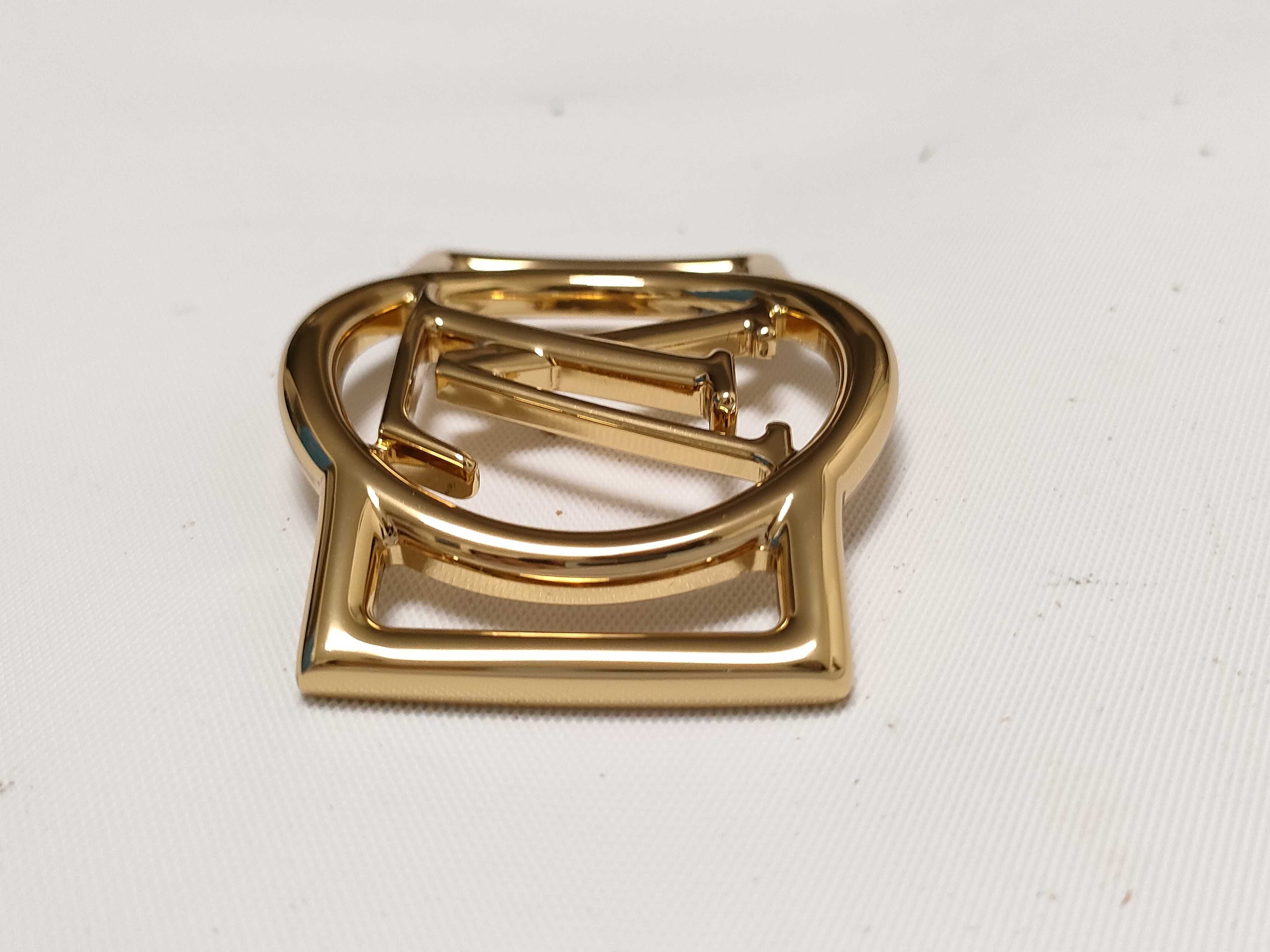 Accessories Louis Vuitton Etol Envy LV Scarf Ring Gold Color Other Accessories — view 4