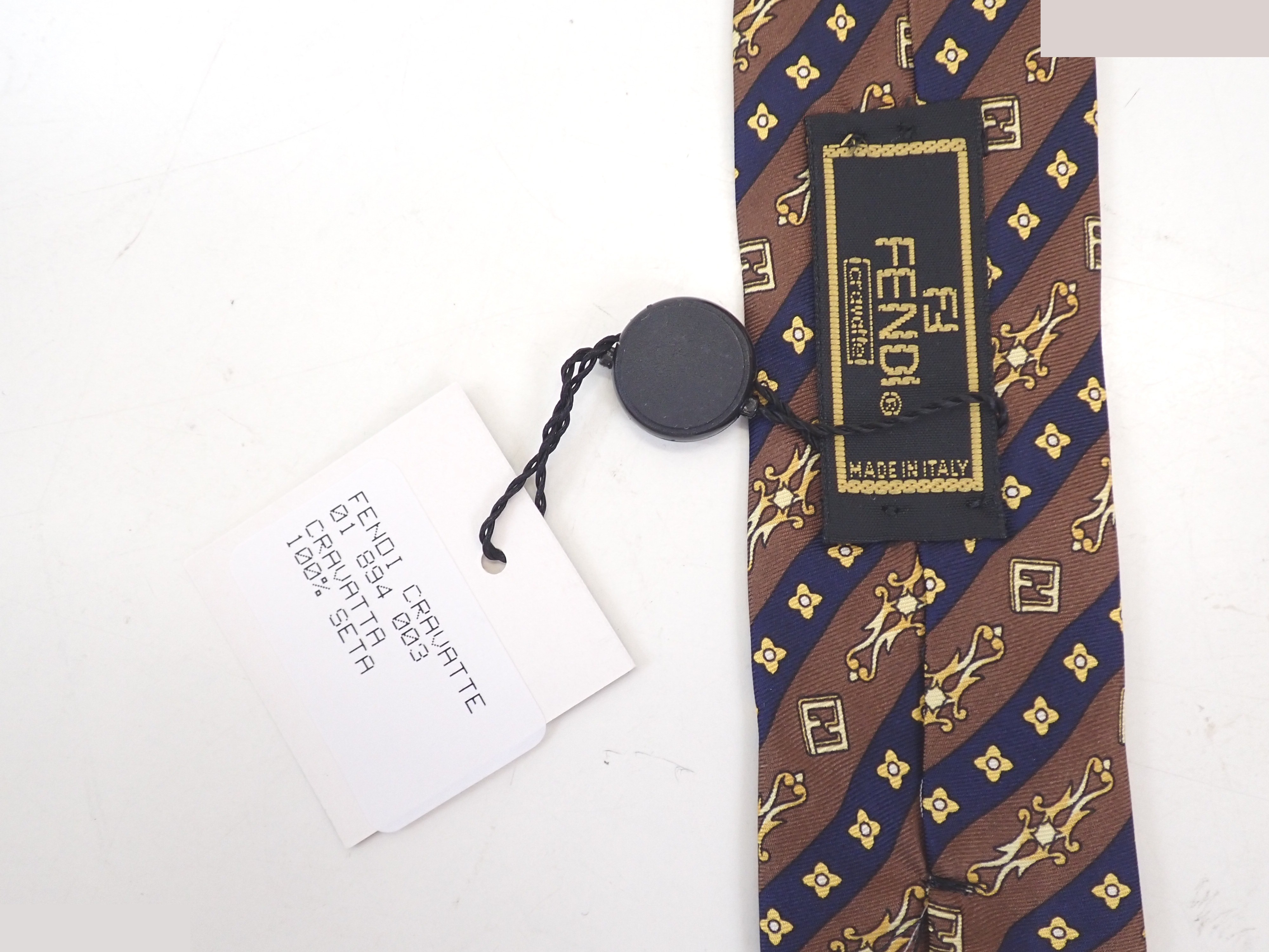 Unused necktie — view 3