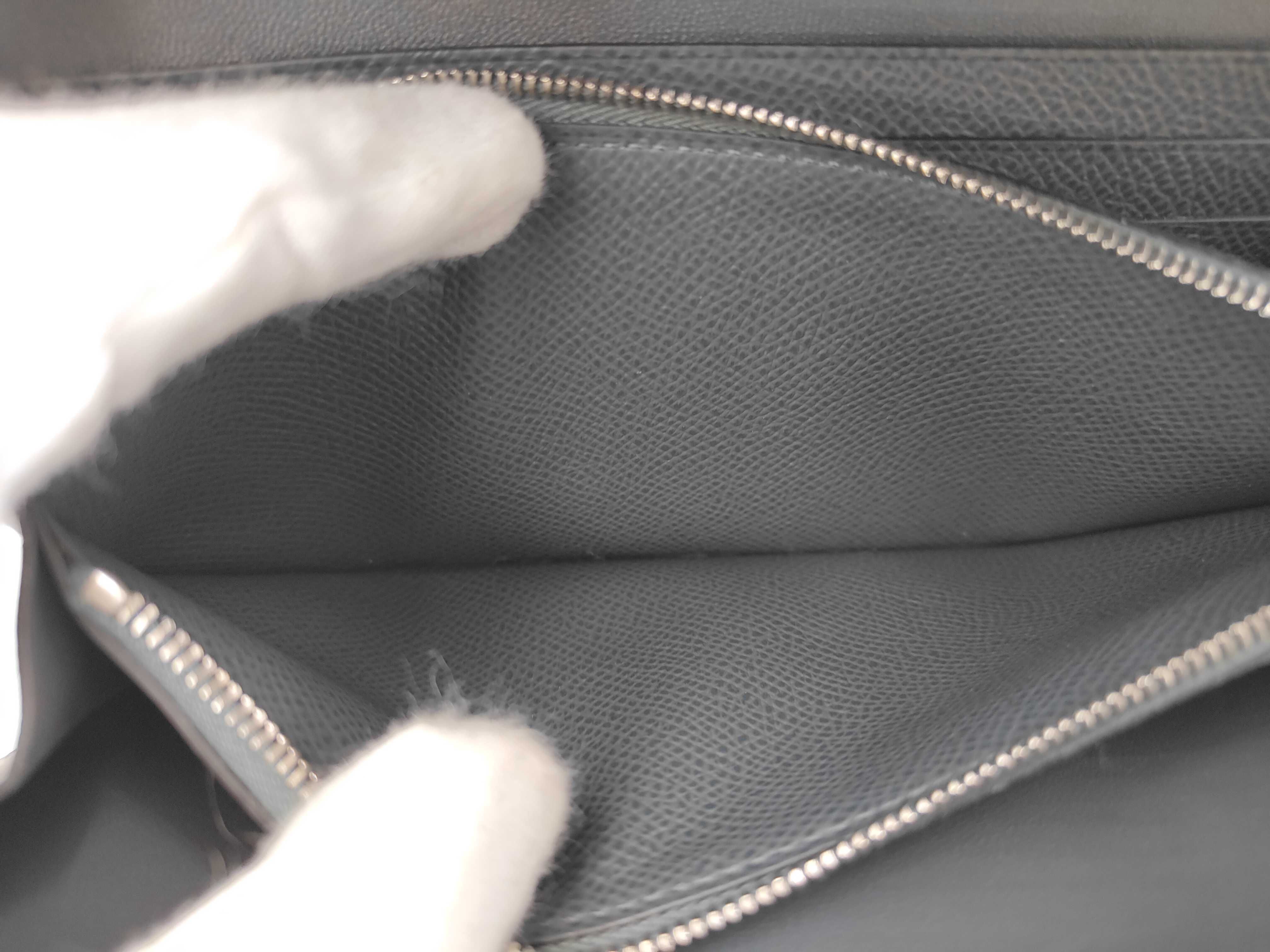 Constance To Go Epsom Leather Shoulder Bag with Silver Hardware (W Stamp) — view 9