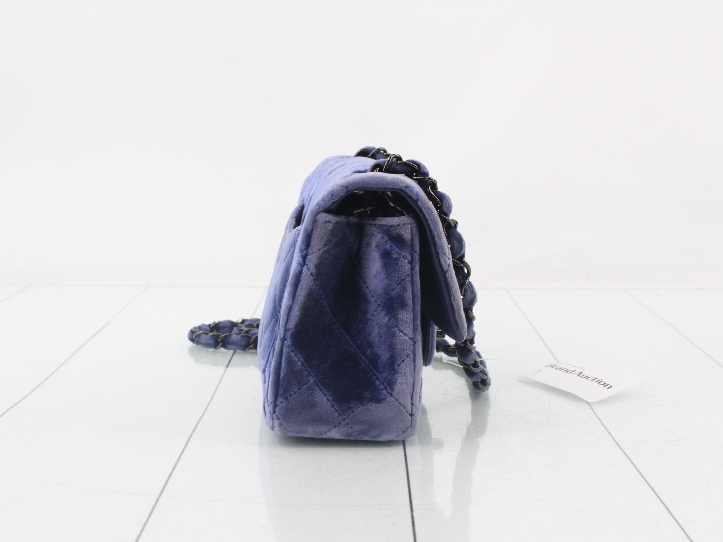 Chain shoulder bag, single flap, velour — view 4