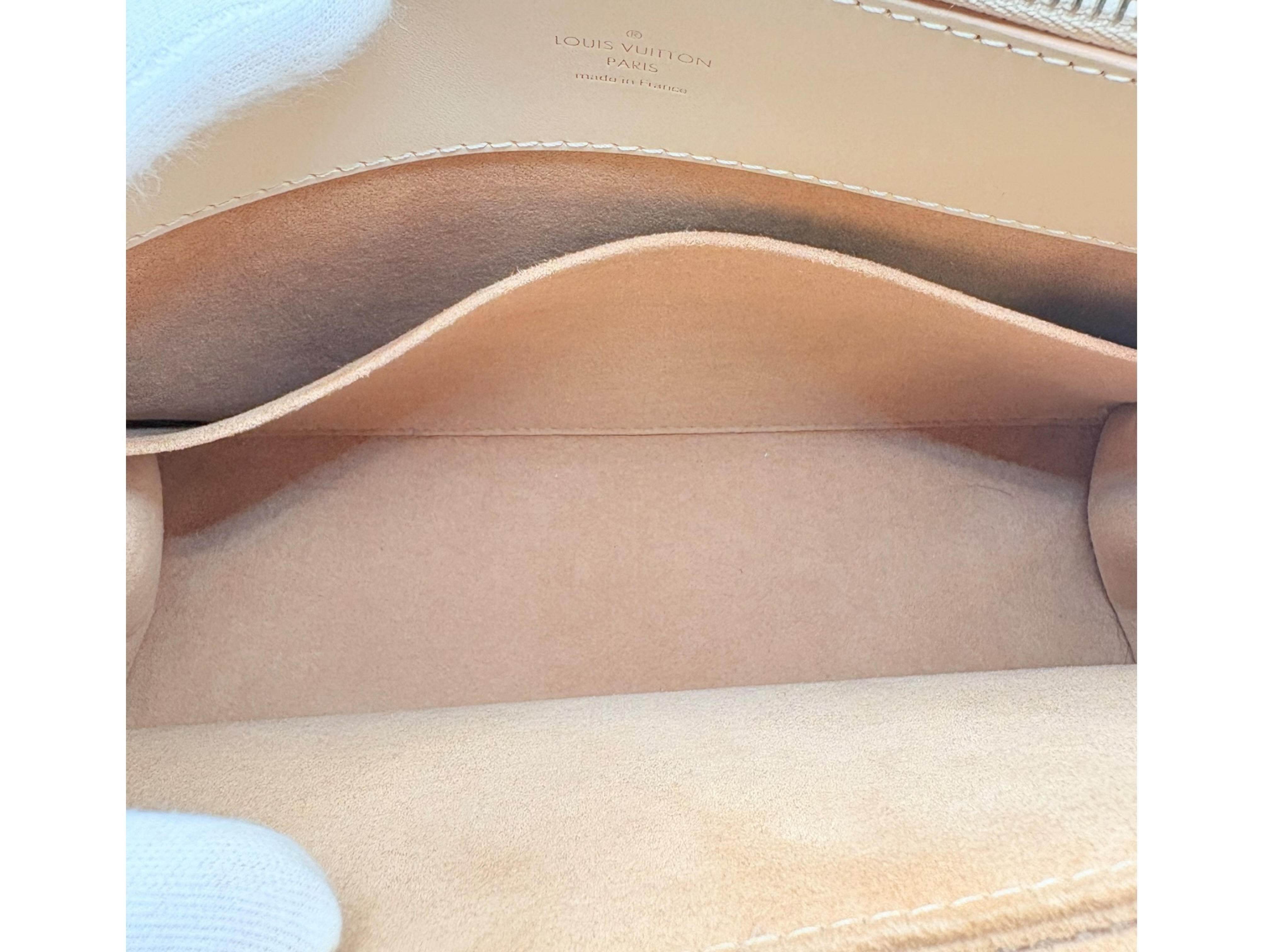 Epi Grenelle Tote PM M57681 White 2-Way Handbag — view 8