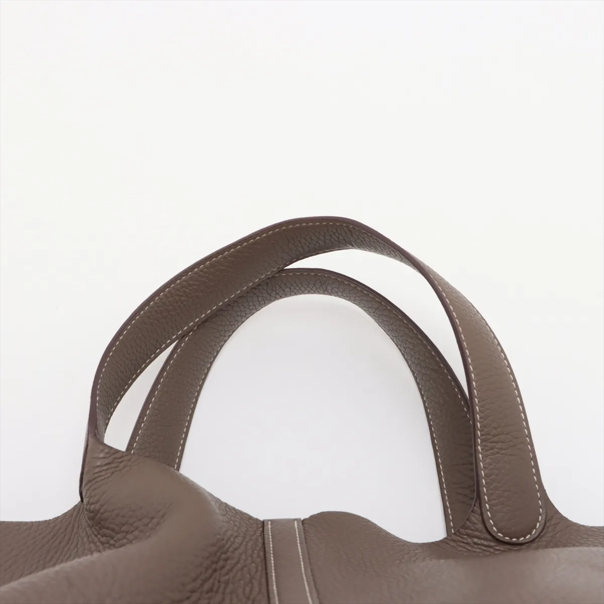 Picotin Lock 22 MM, Taurillon Clemence leather, Etoupe color, gold hardware, C: 2018 — view 6