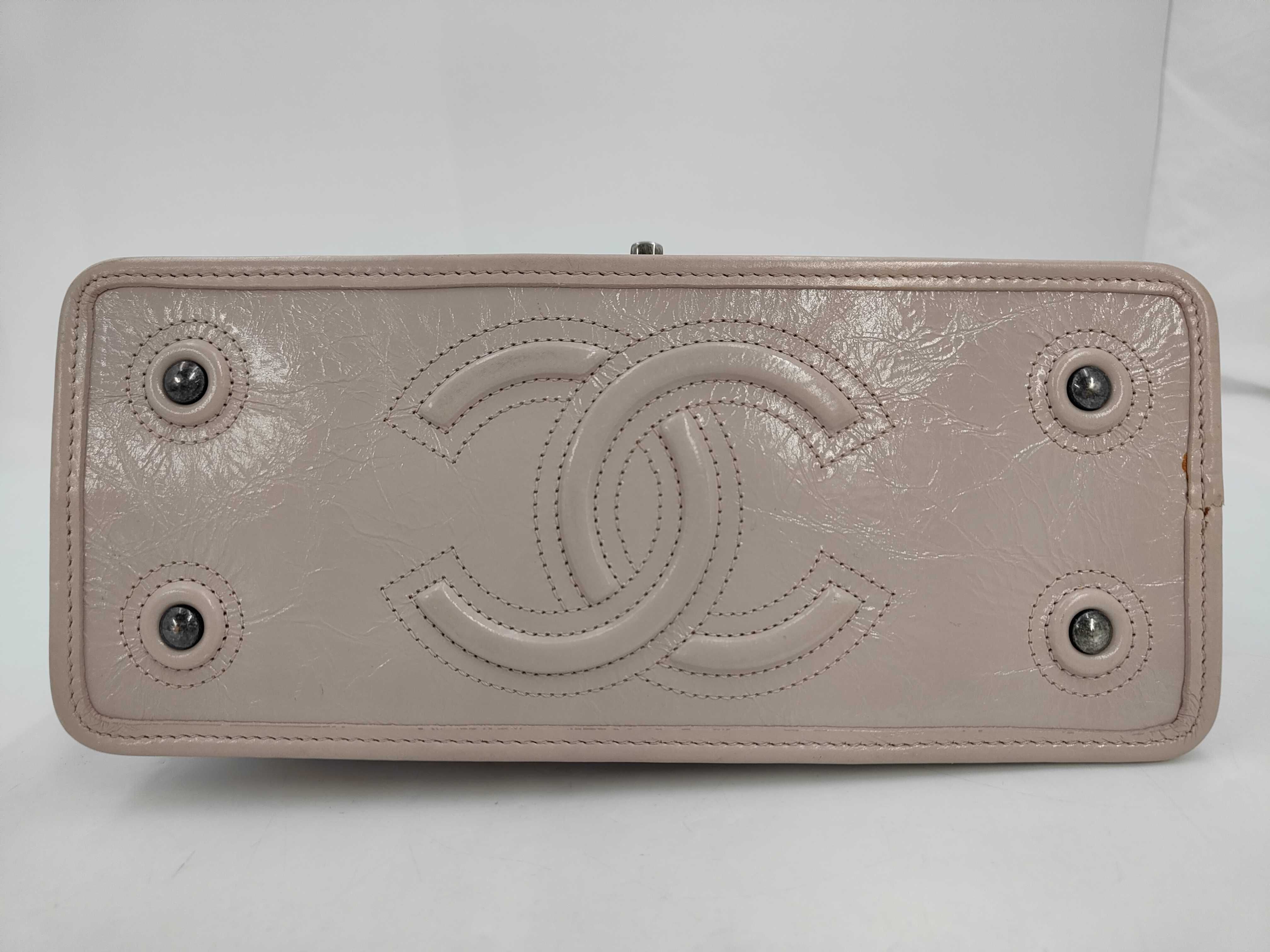 Classic Flap Shoulder Bag with Pearl-like Finish — view 3
