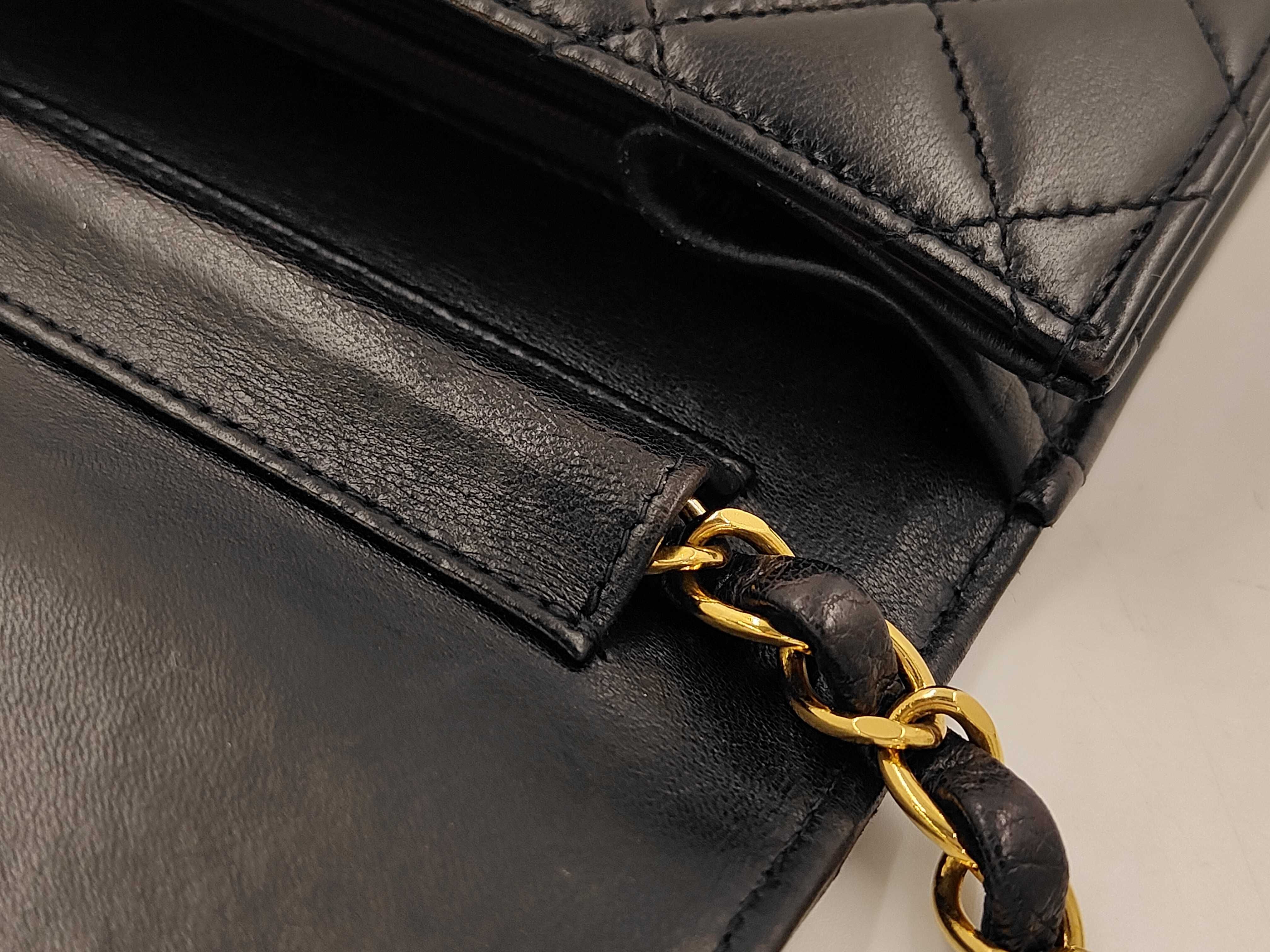 Matelassé Vintage Chain Shoulder Bag — view 5