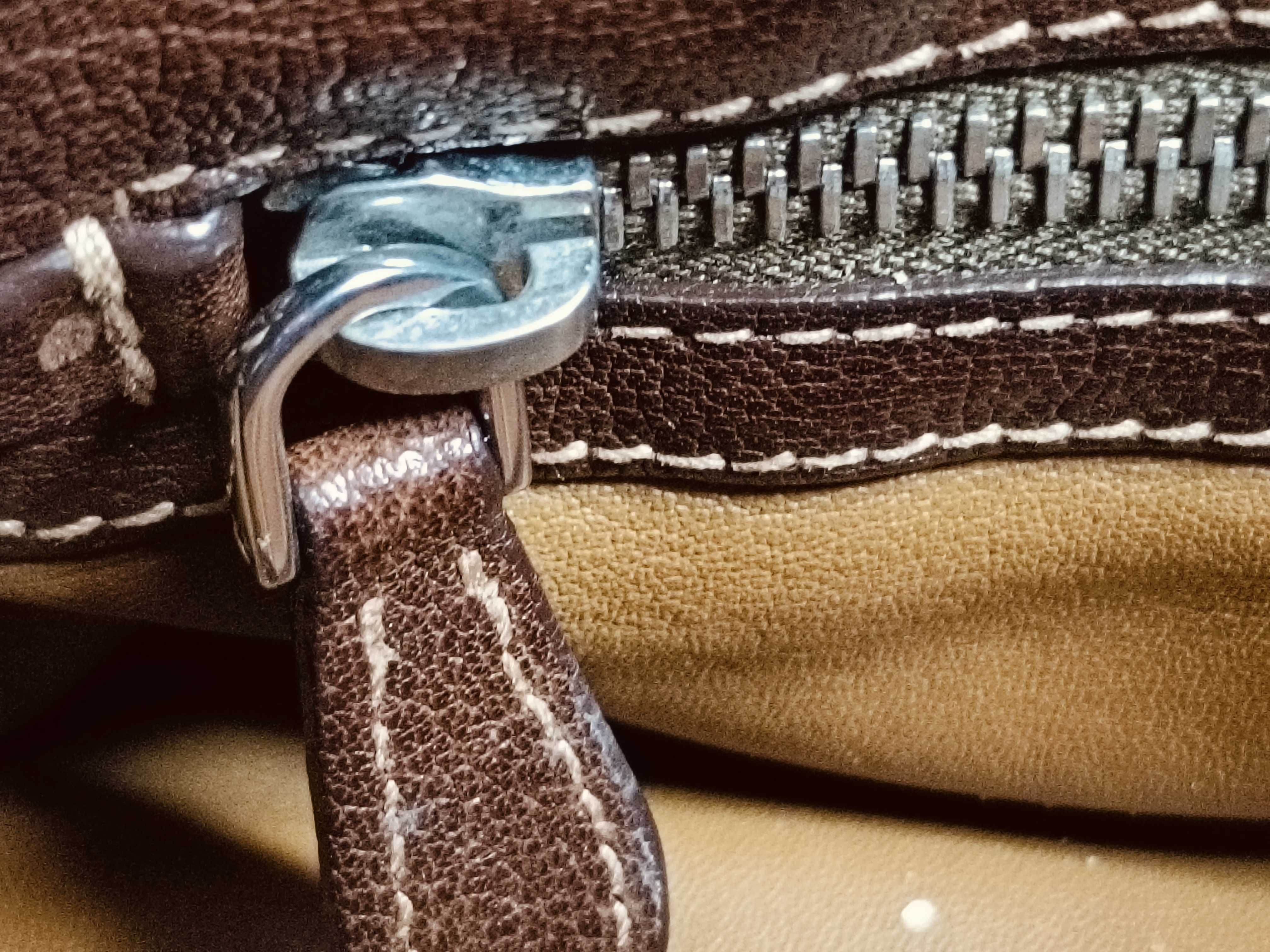 BN1279 Vitello Shoulder Bag — view 14