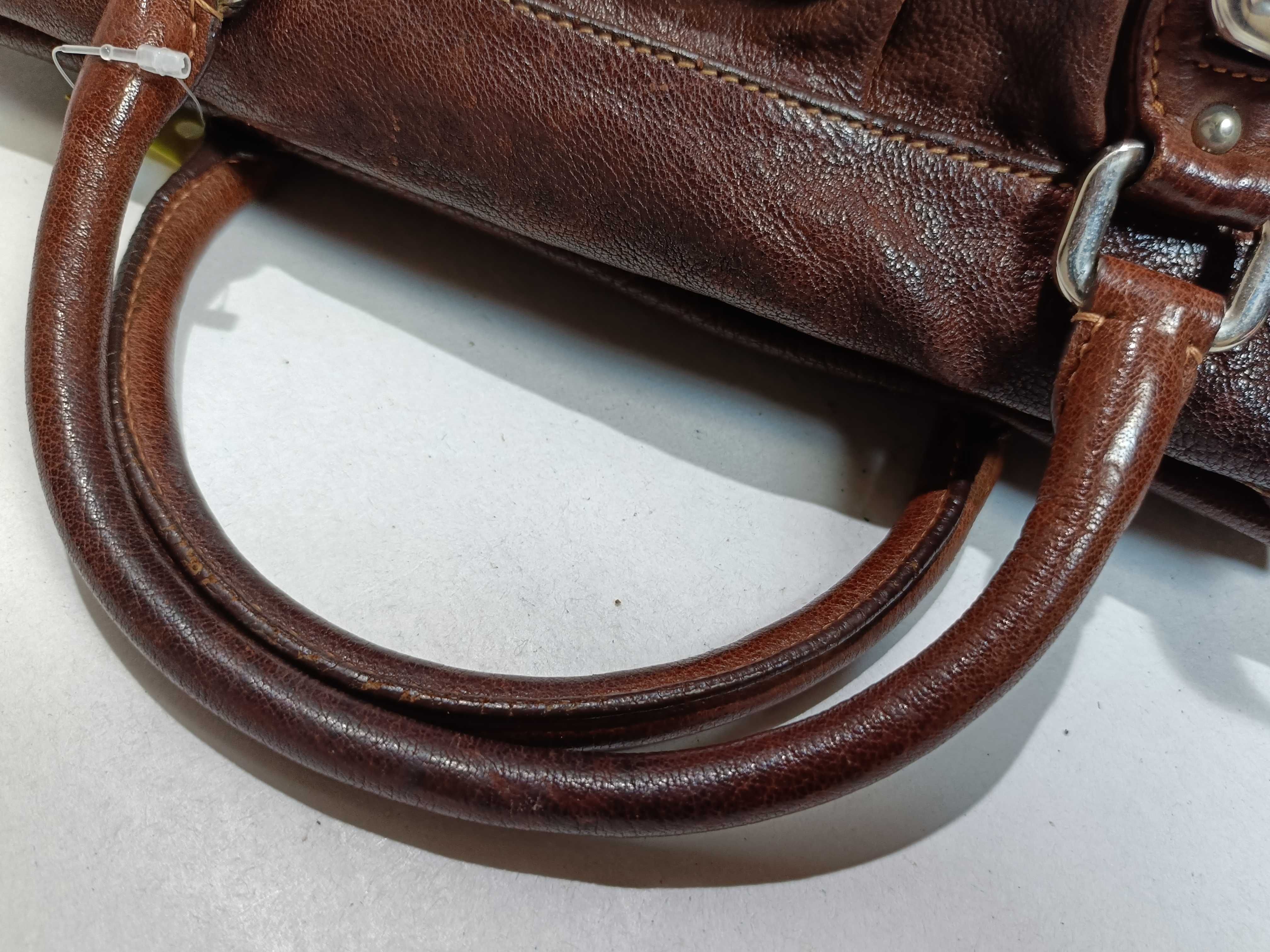 BN1279 Vitello Shoulder Bag — view 3