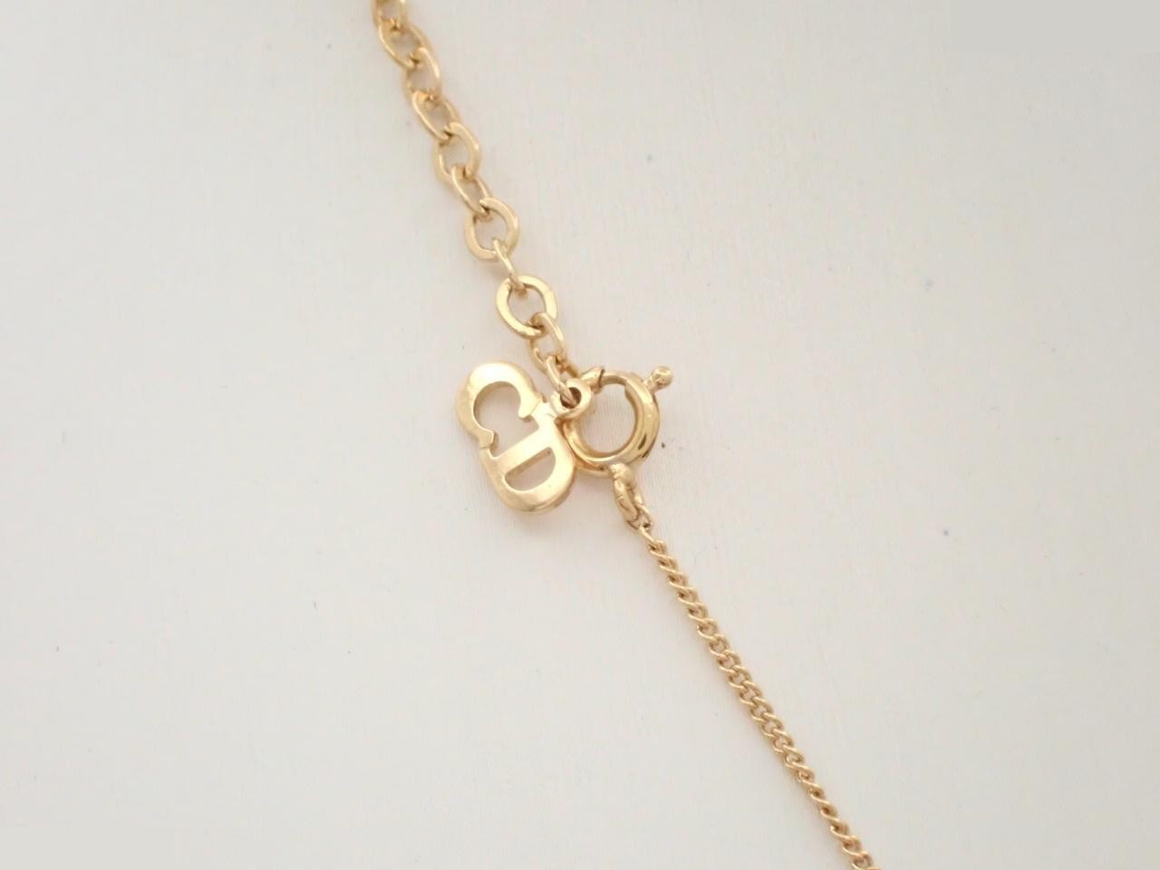 Other lines: Precious metals, necklaces, pendants, chain approximately 46cm. — view 2
