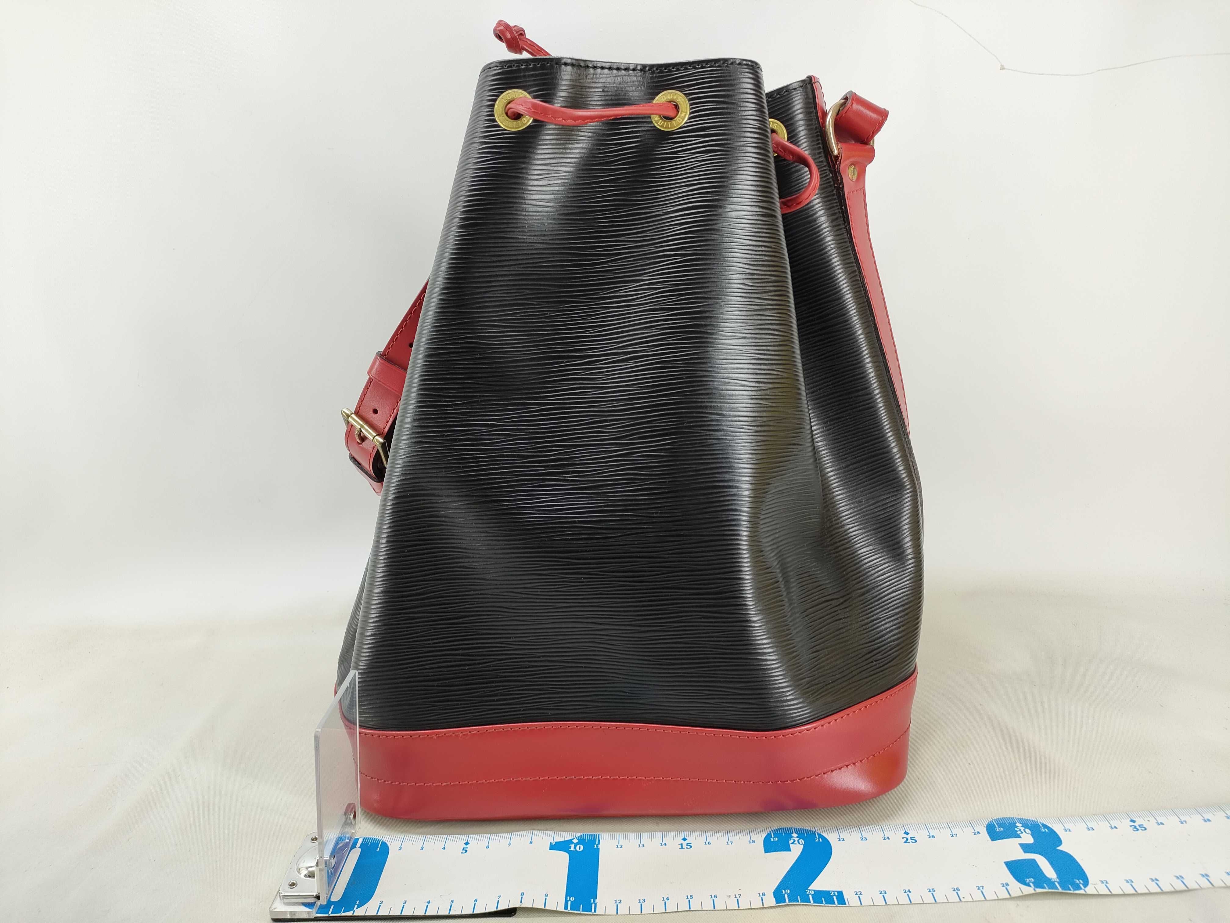 Epi LV Epi Noe Shoulder Bag — view 2