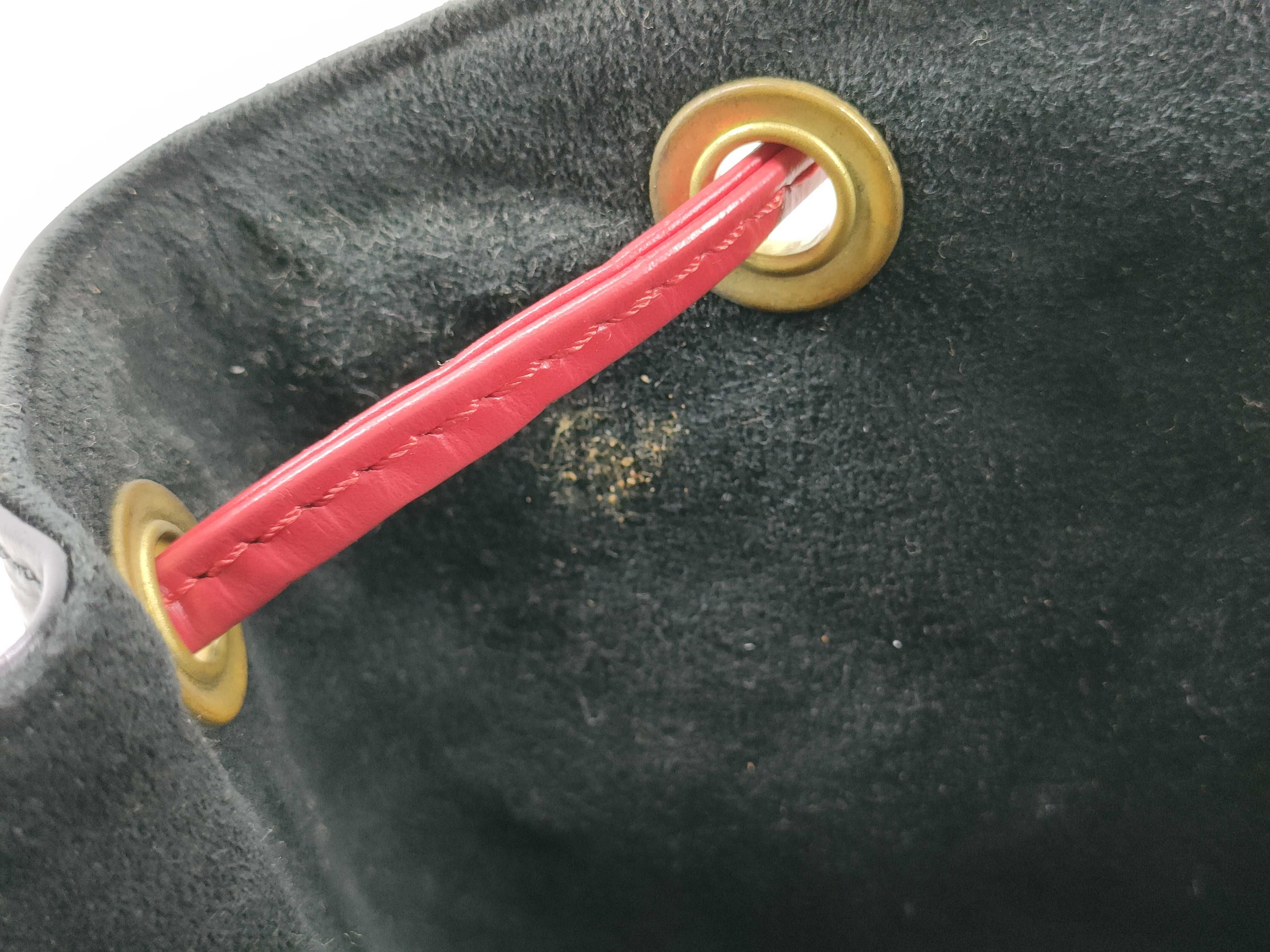 Epi LV Epi Noe Shoulder Bag — view 14