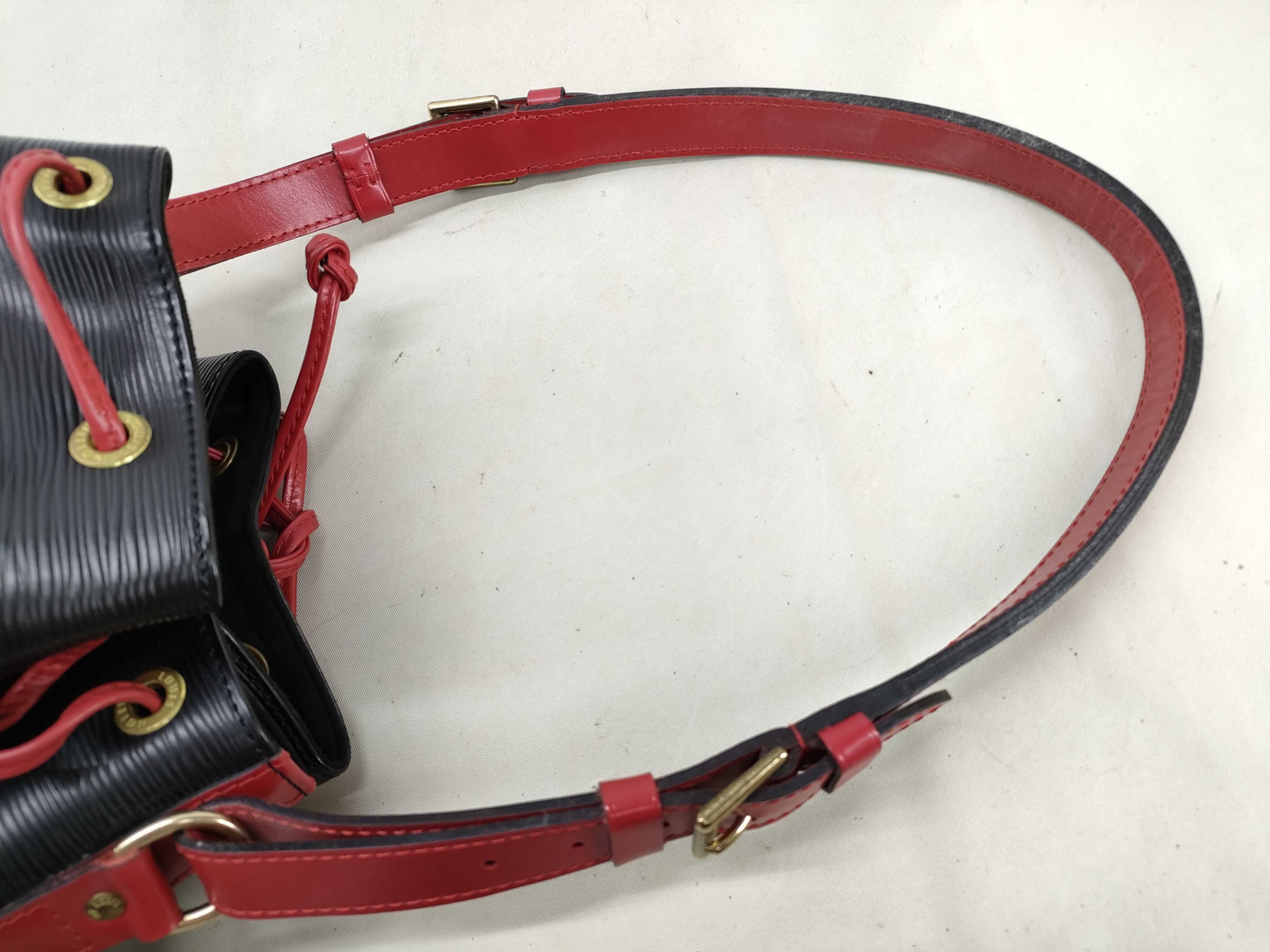 Epi LV Epi Noe Shoulder Bag — view 5
