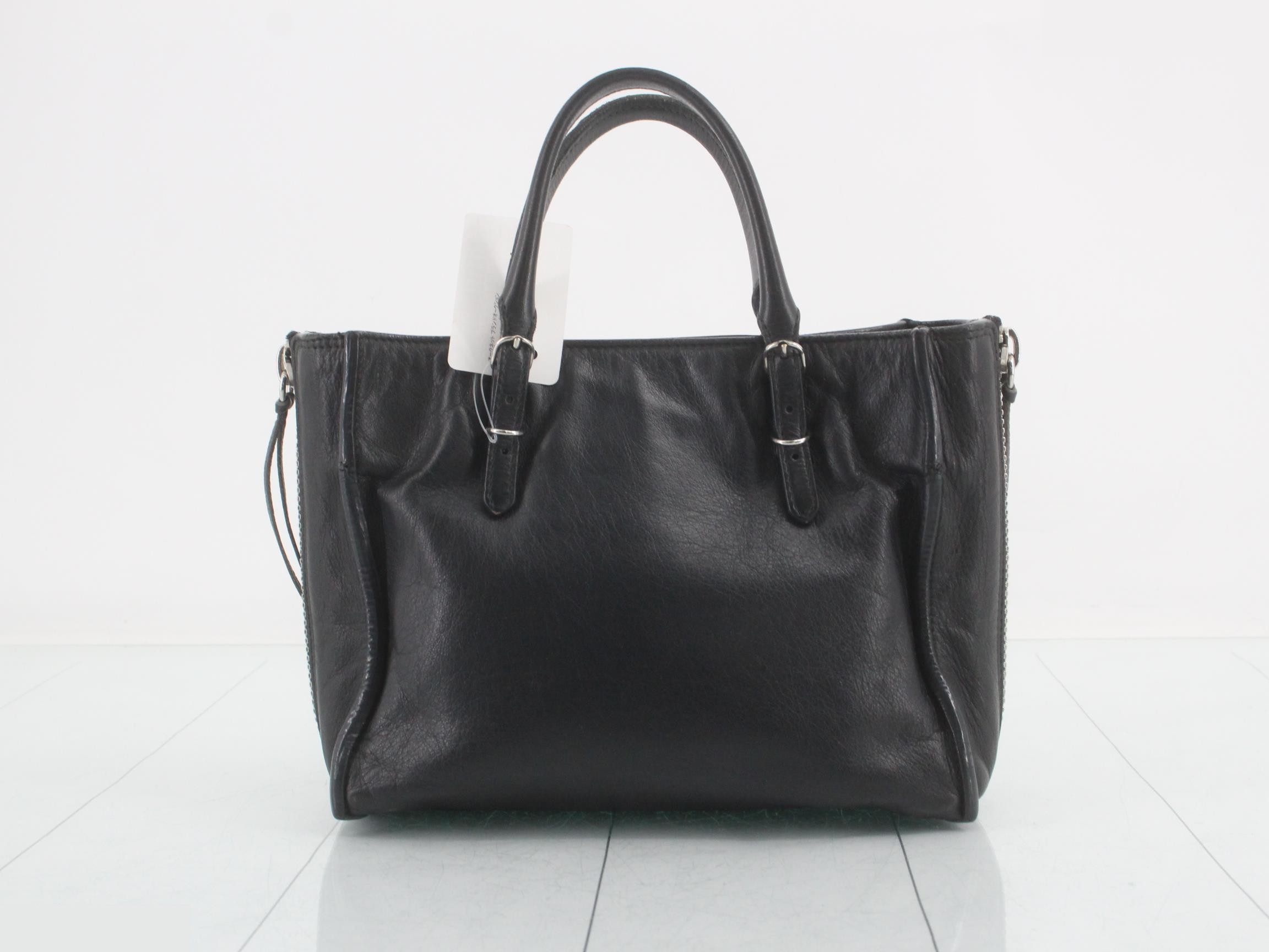 Classic (bag)/Handbag — view 2