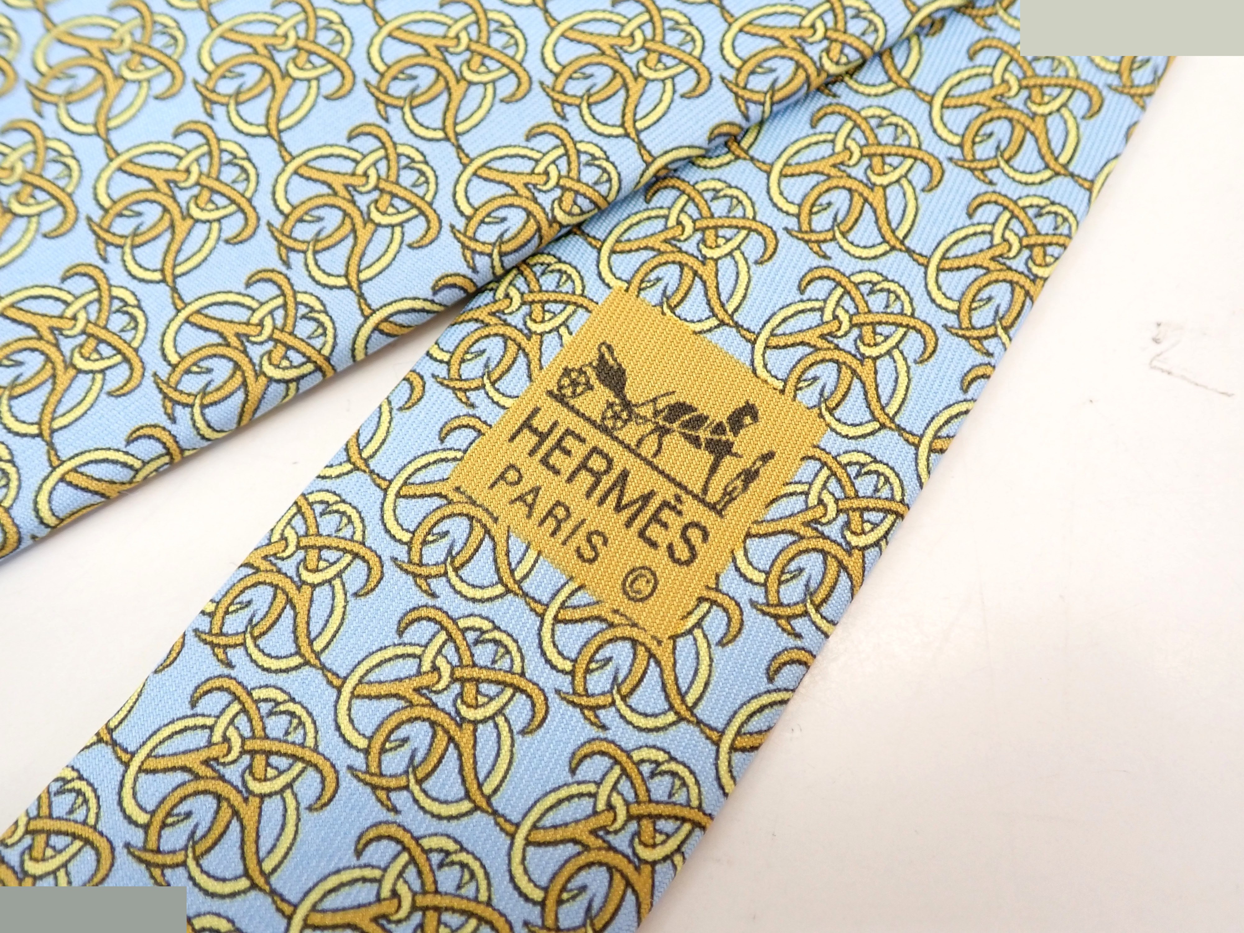 Unused necktie — view 2