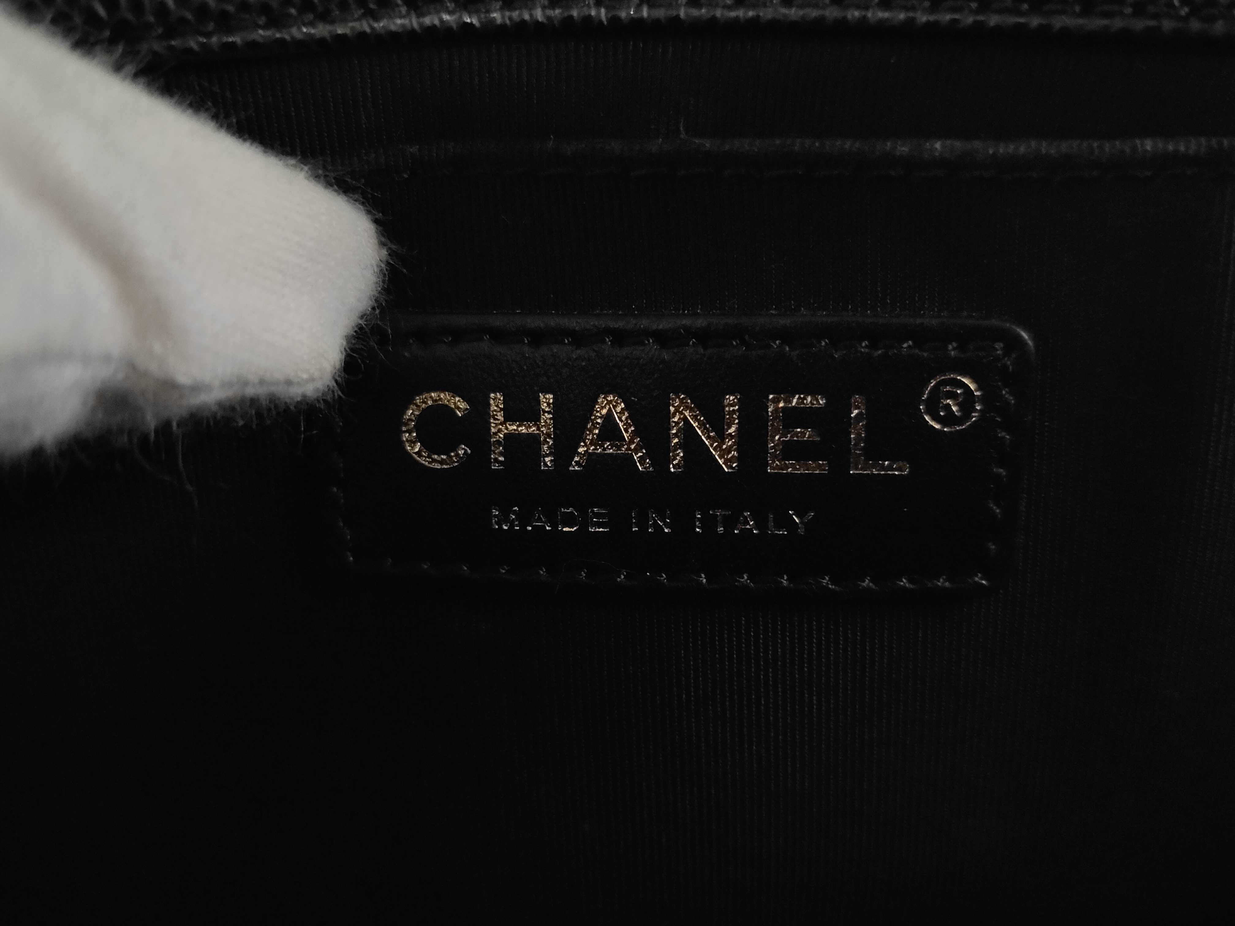 Boy Chanel 25 Chain Shoulder Bag — view 10