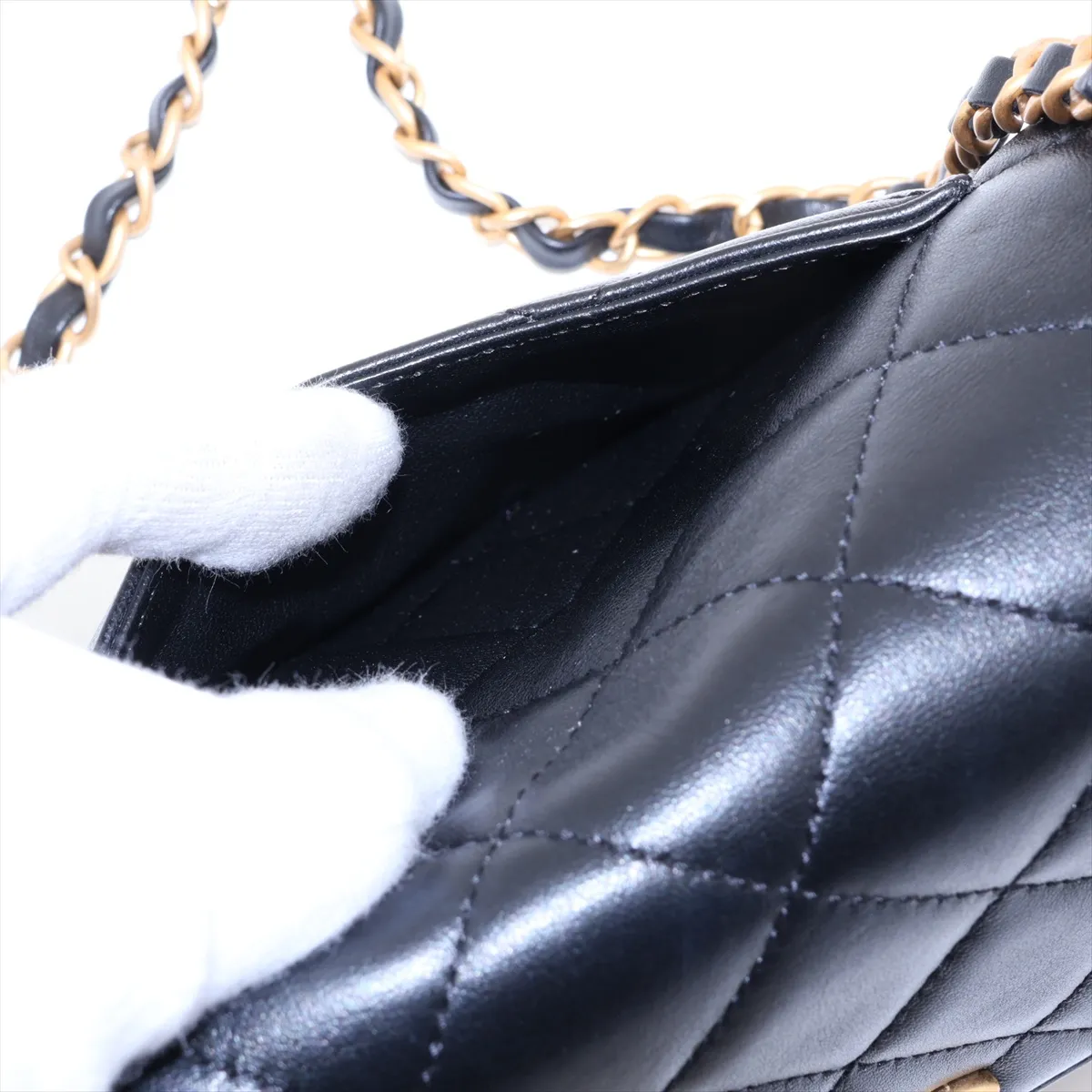Matelassé Lambskin Chain Shoulder Bag, Pearl Black with Gold Hardware, H0PC601J, Random Plate — view 7
