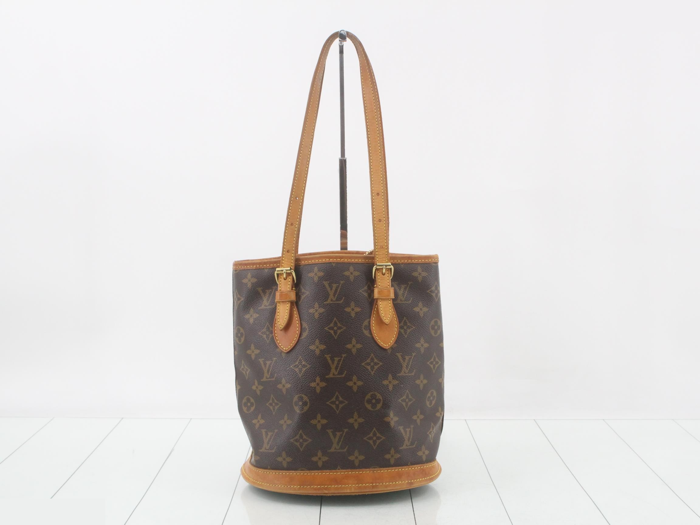 M42238 Bucket PM Louis Vuitton Monogram Tote Bag with Pouch — view 2