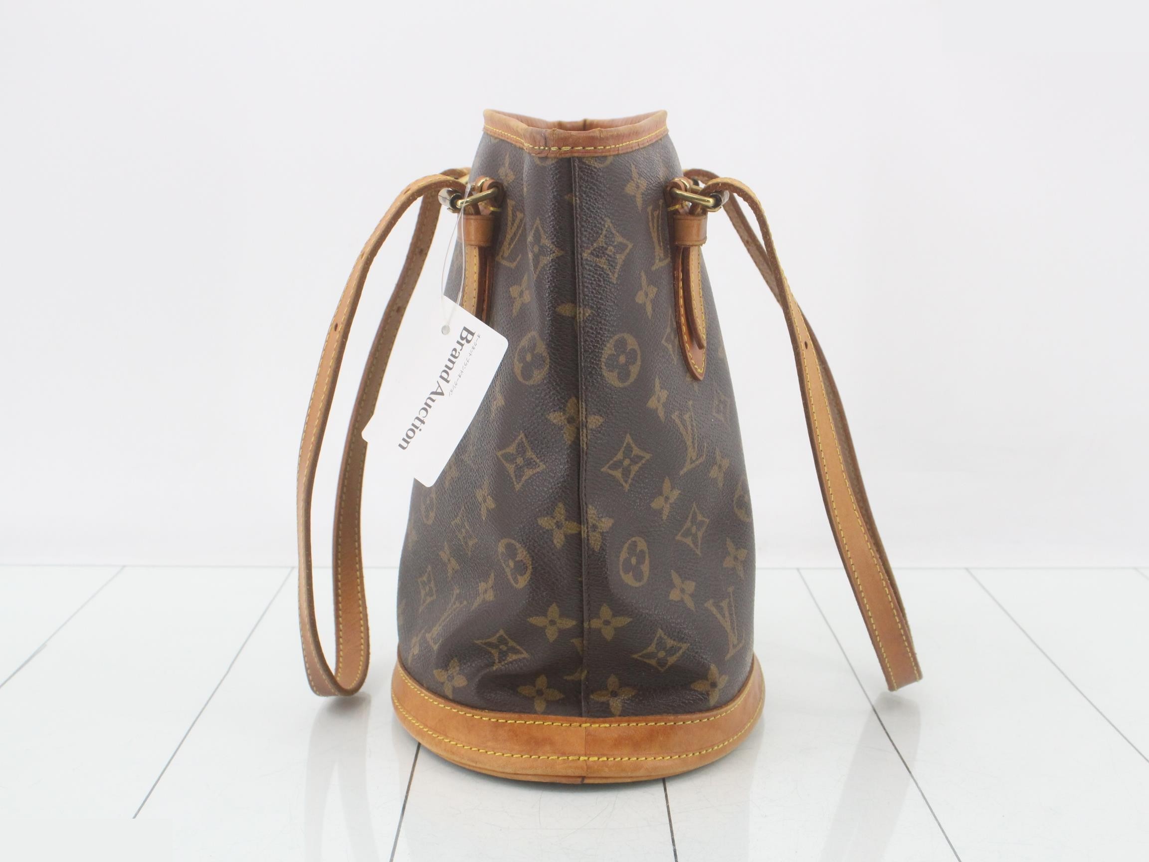 M42238 Bucket PM Louis Vuitton Monogram Tote Bag with Pouch — view 3