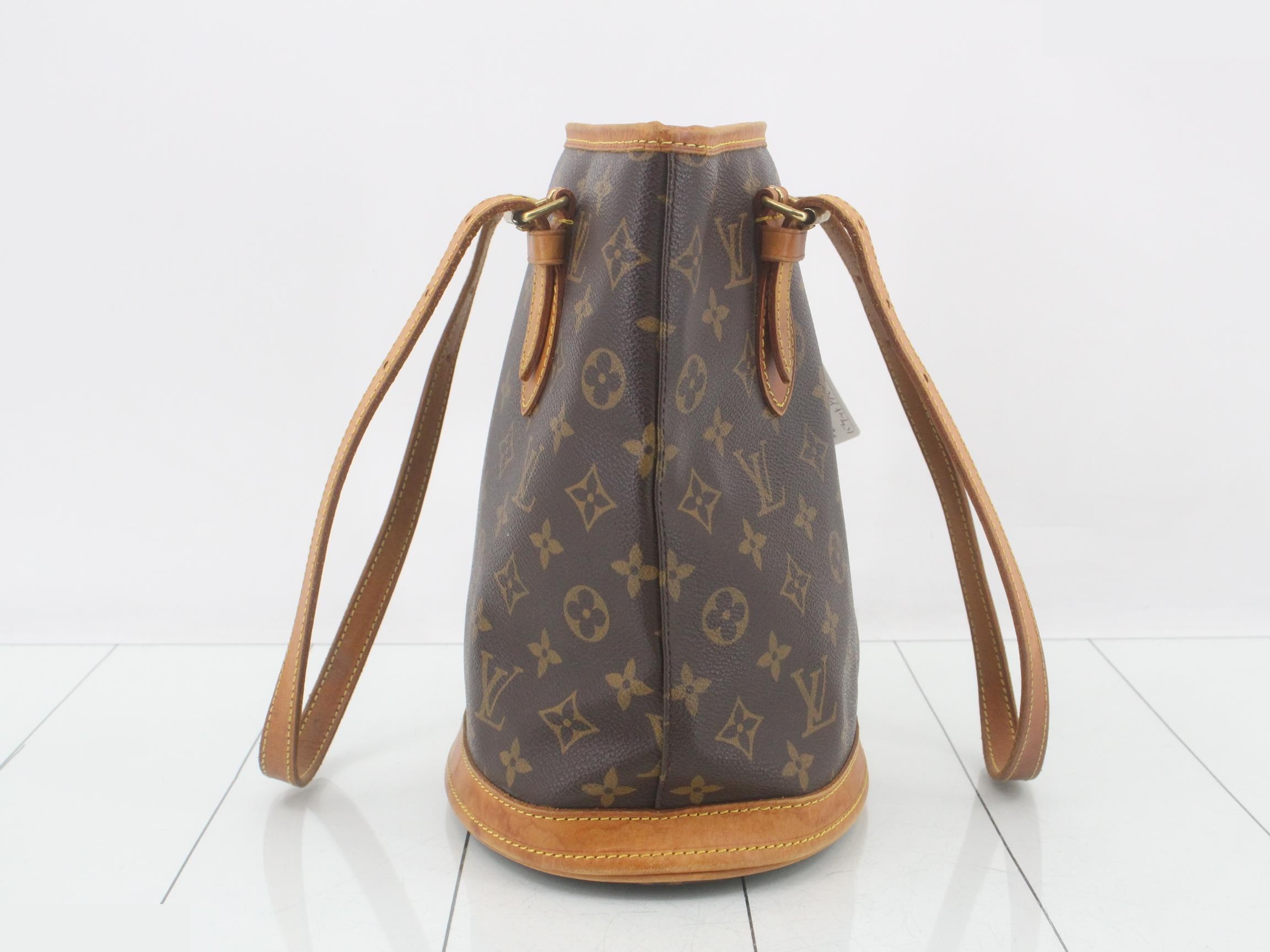 M42238 Bucket PM Louis Vuitton Monogram Tote Bag with Pouch — view 4