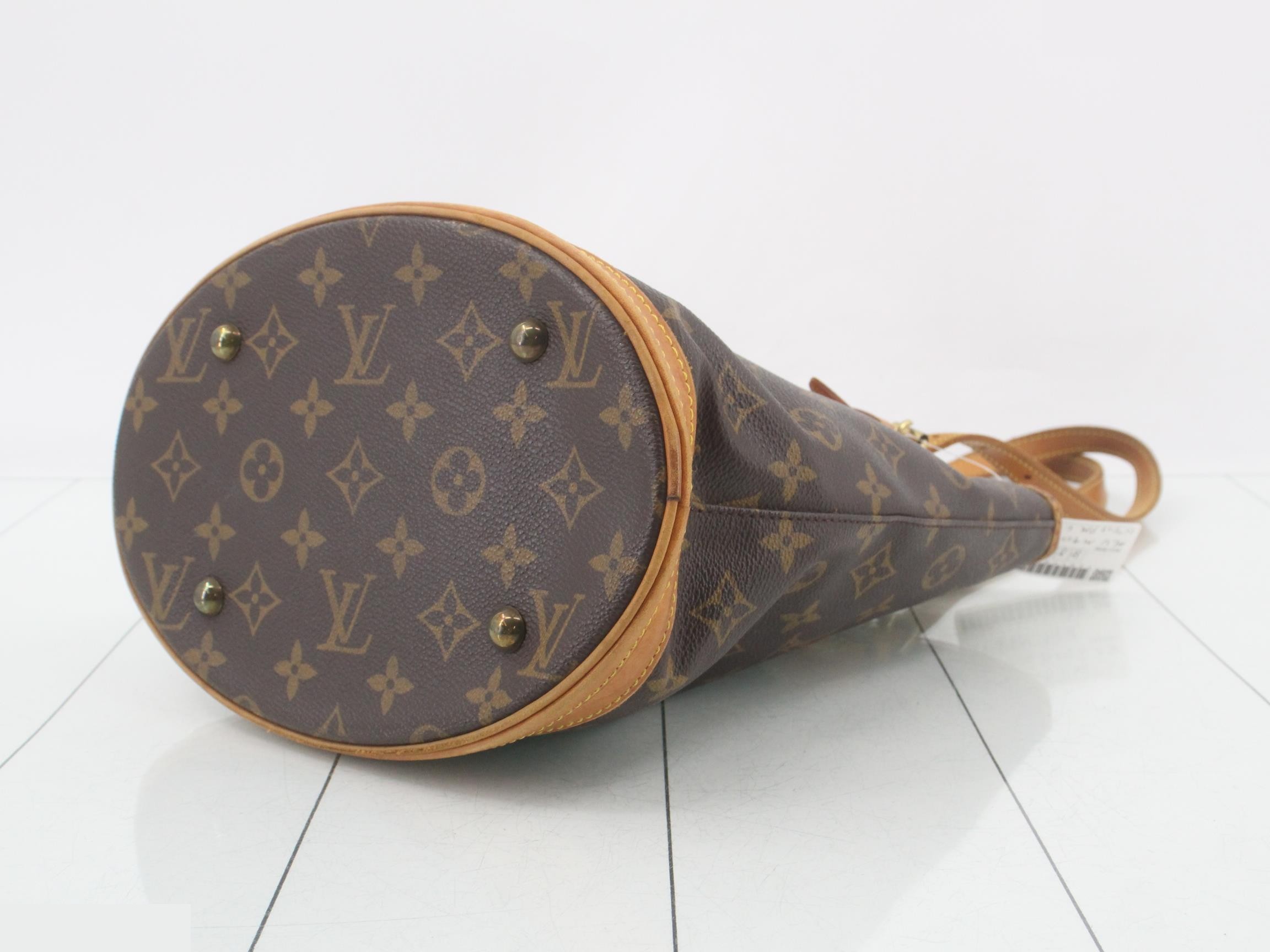 M42238 Bucket PM Louis Vuitton Monogram Tote Bag with Pouch — view 6