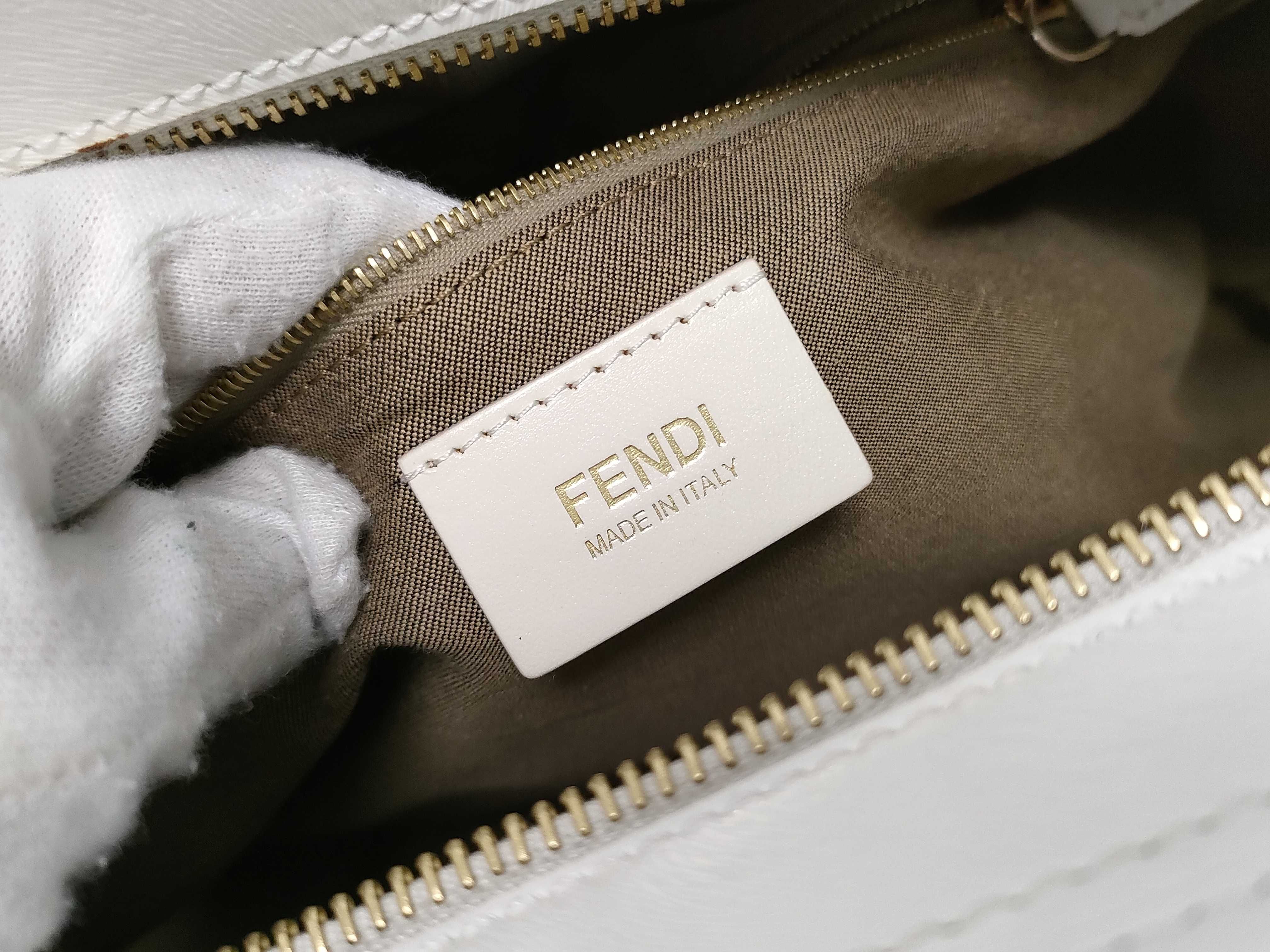 Zucca pattern Fendi Zucca PVC x Leather Shoulder Bag White Shoulder Bag — view 10