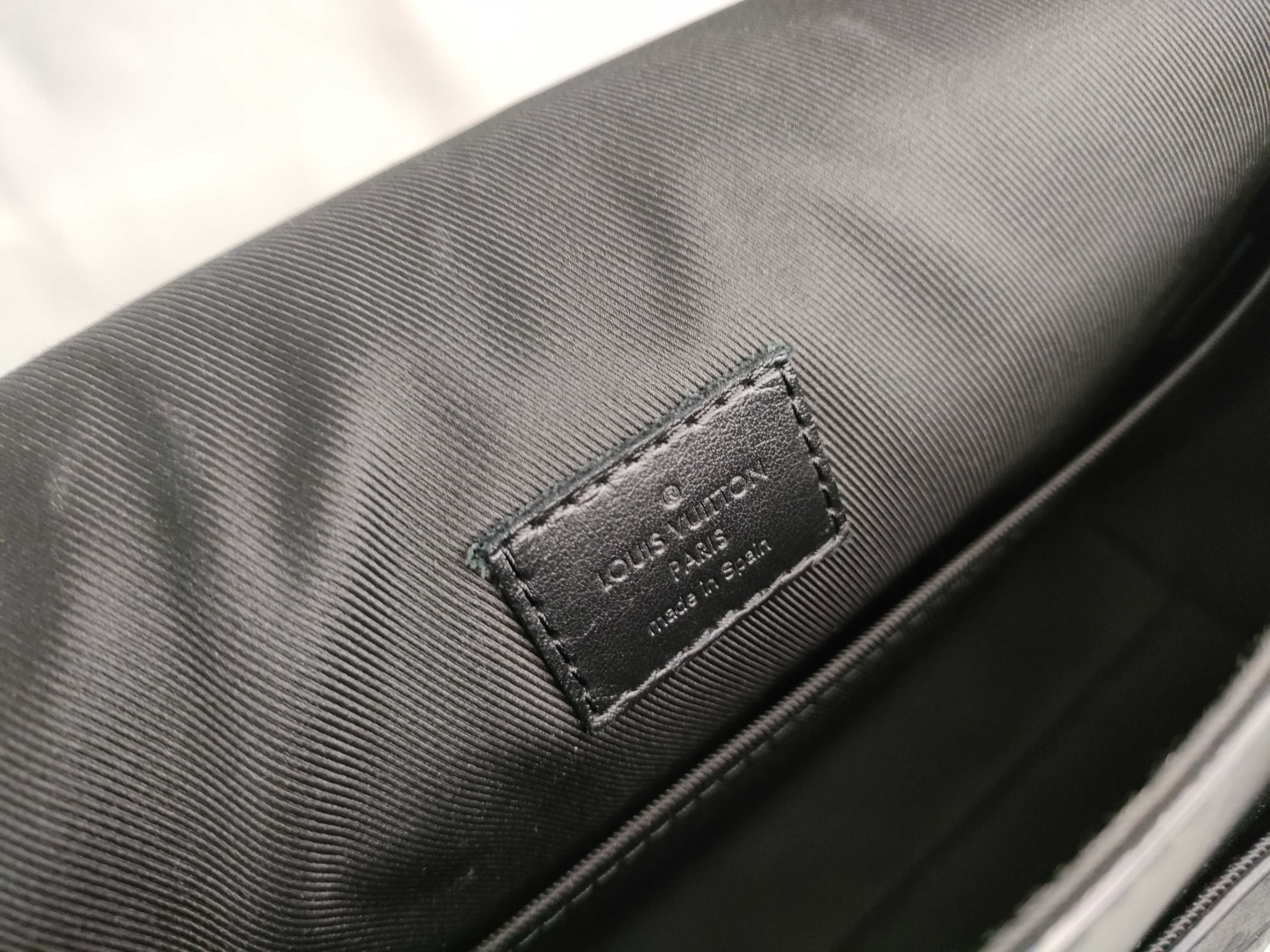Monogram Shadow Sprinter Messenger Bag M44729 Black Shoulder Bag — view 12