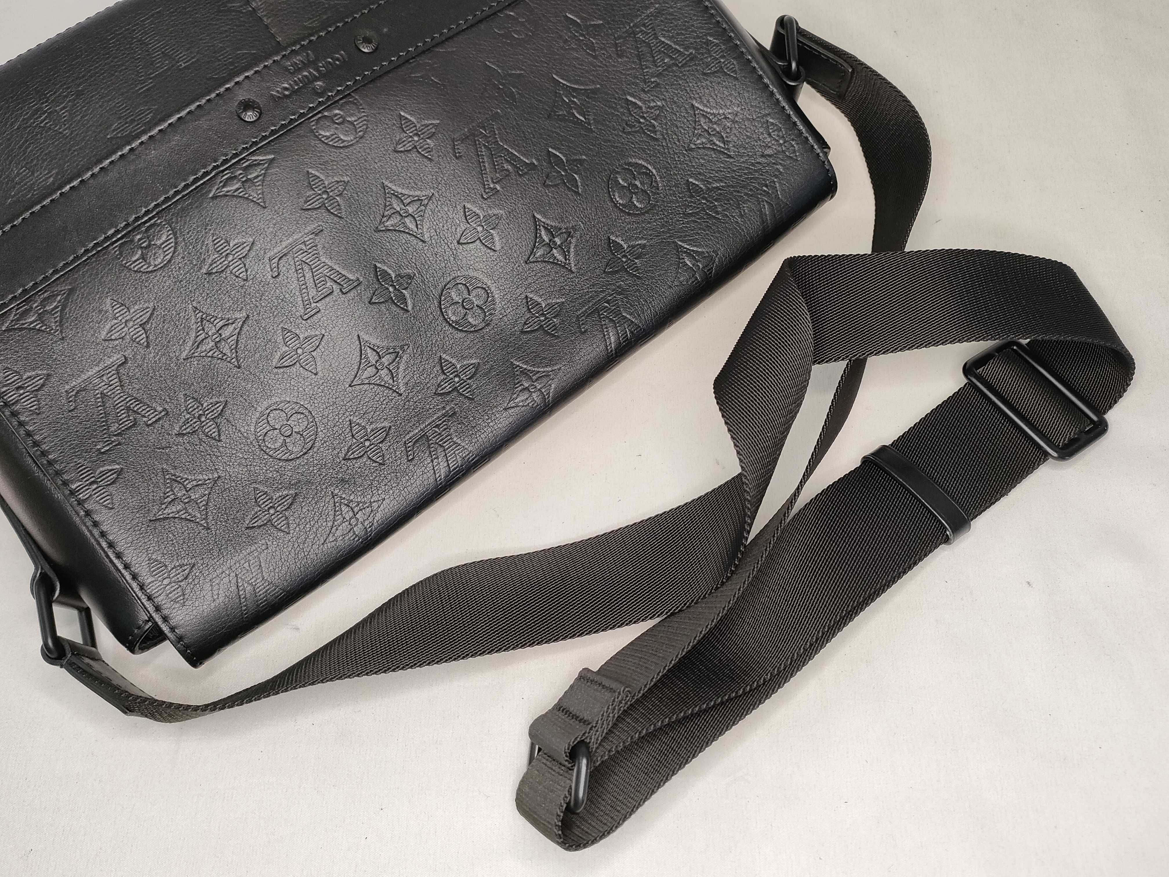 Monogram Shadow Sprinter Messenger Bag M44729 Black Shoulder Bag — view 3