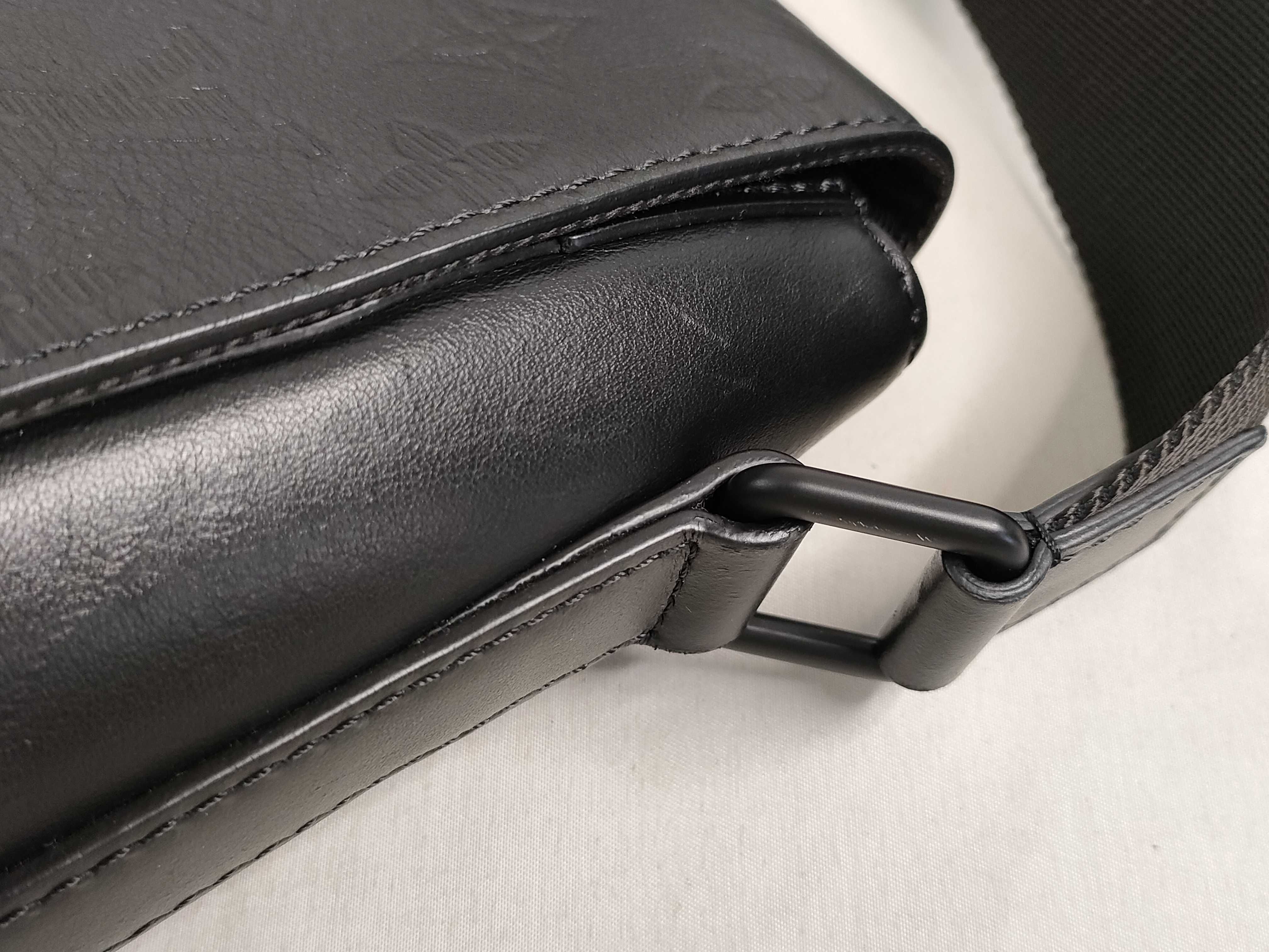 Monogram Shadow Sprinter Messenger Bag M44729 Black Shoulder Bag — view 5