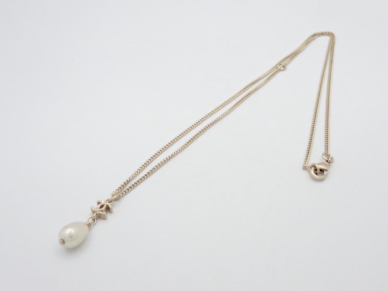 Necklace B12C Mini Coco Mark Pearl Gold Chain — view 3