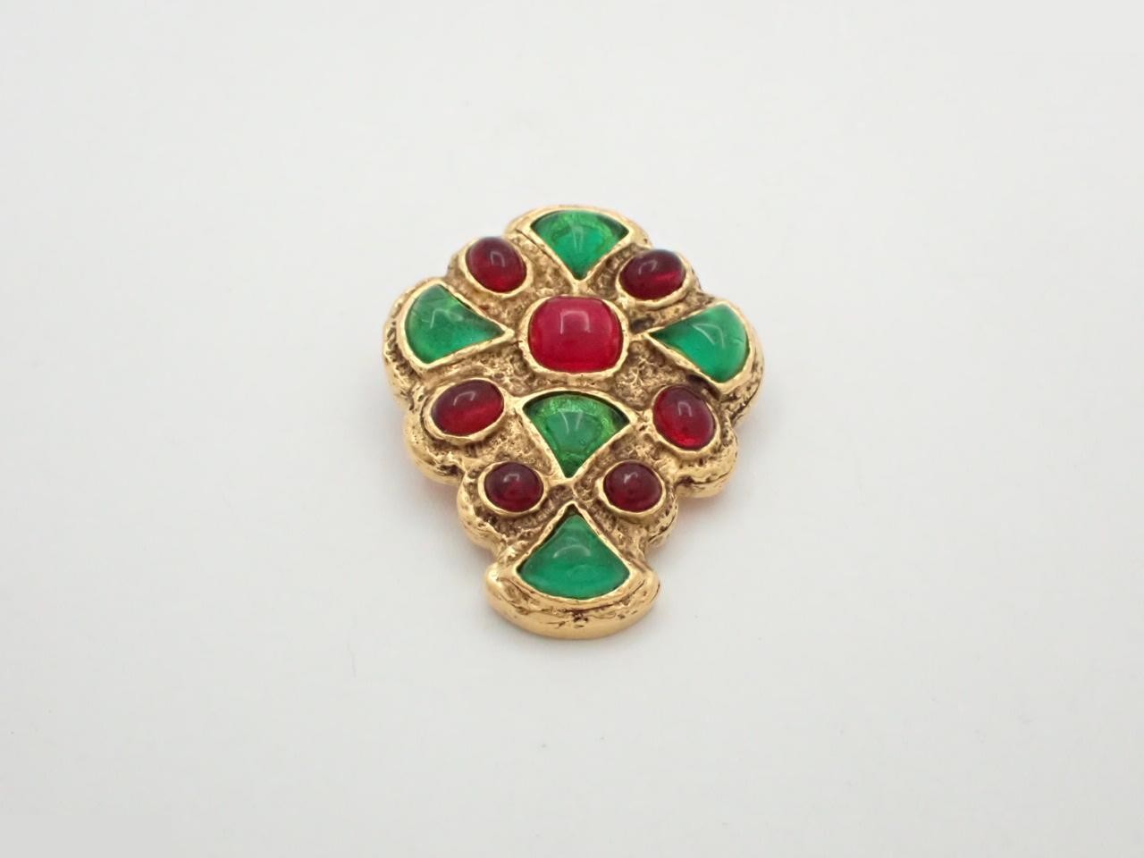 brooch