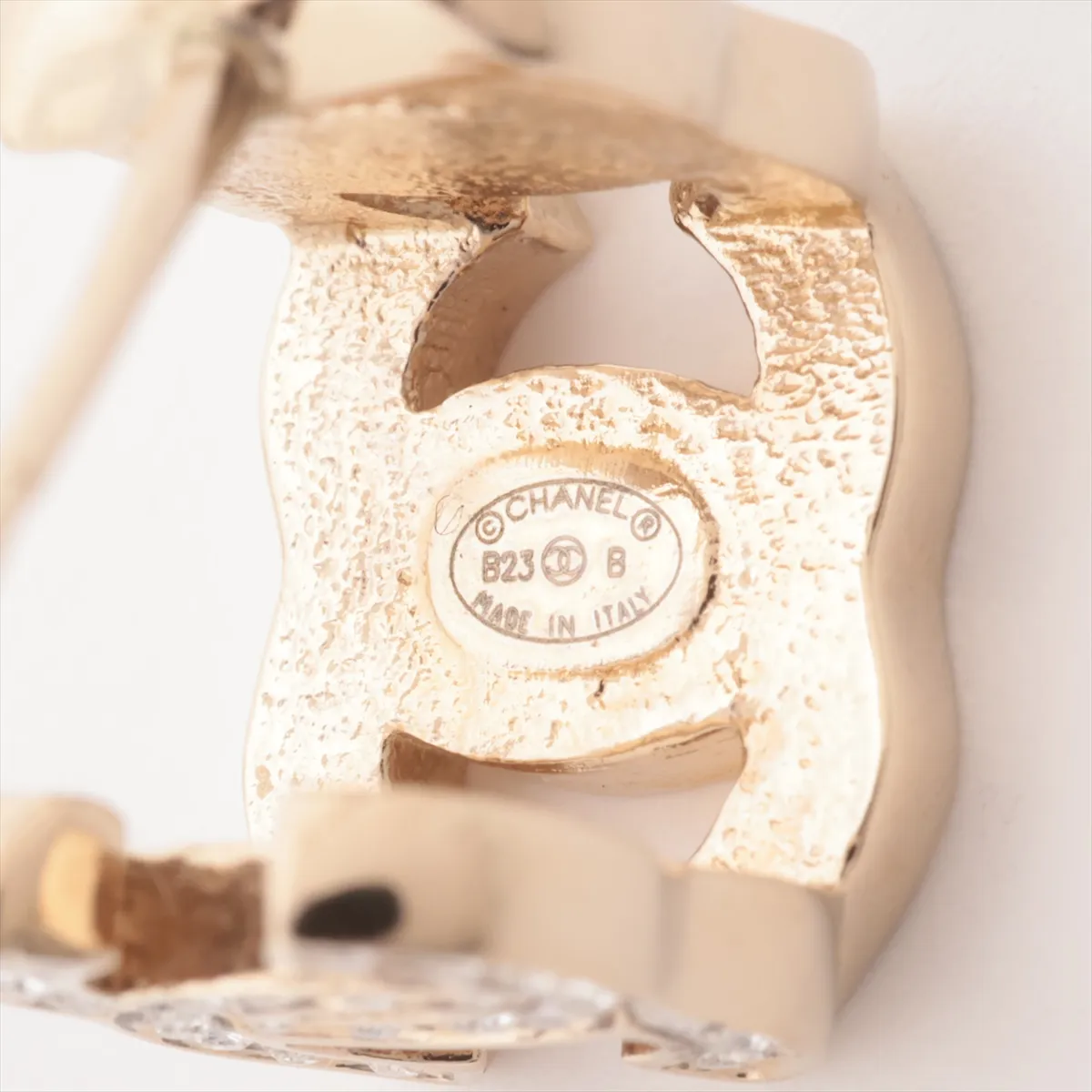 Coco Mark B23B Earrings (Pair) GP x Rhinestone Gold. — view 5