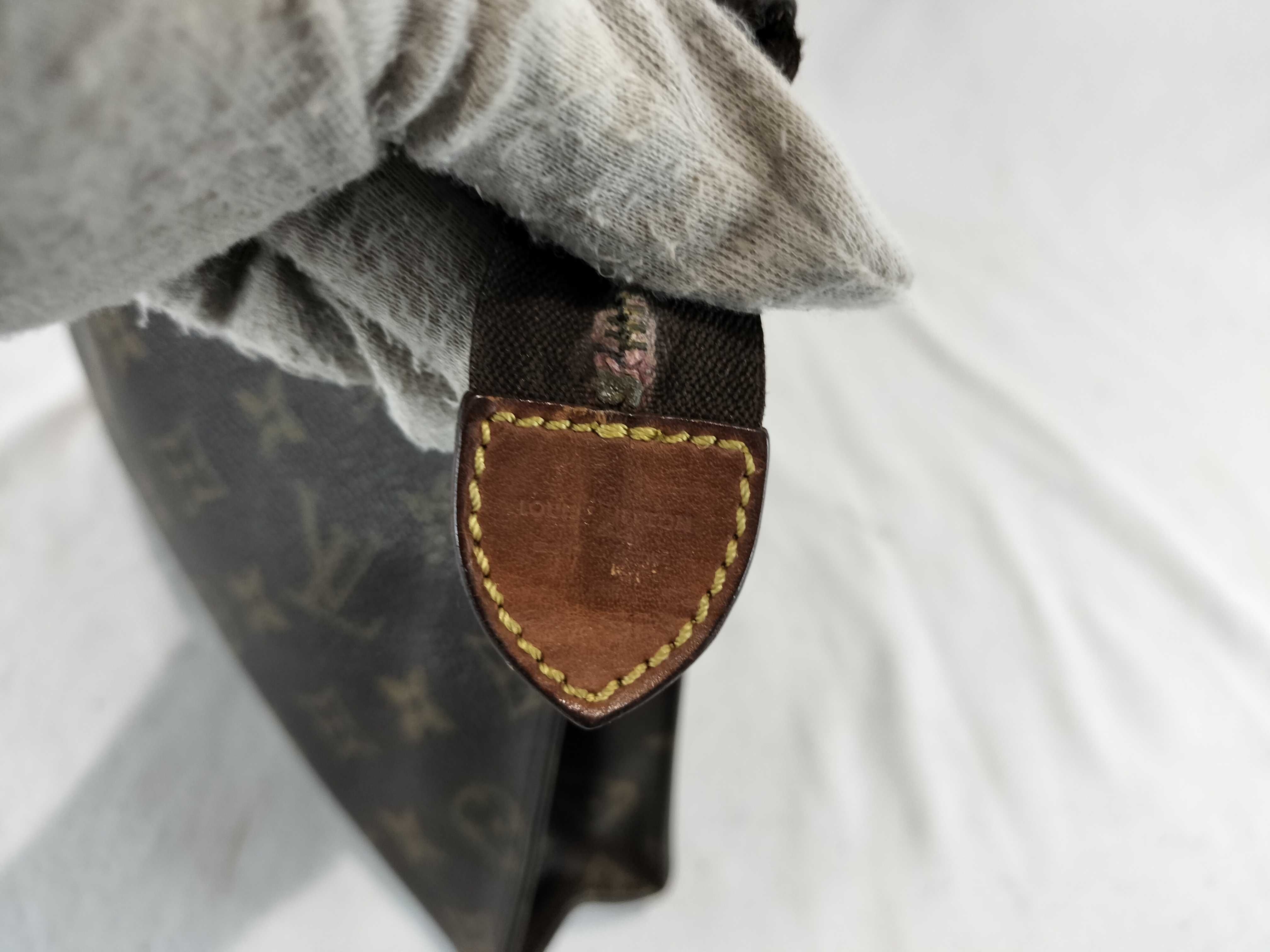 Monogram M47542 Pochette Toilette 26 (Second bag) - Zipper pull damaged/missing. — view 8