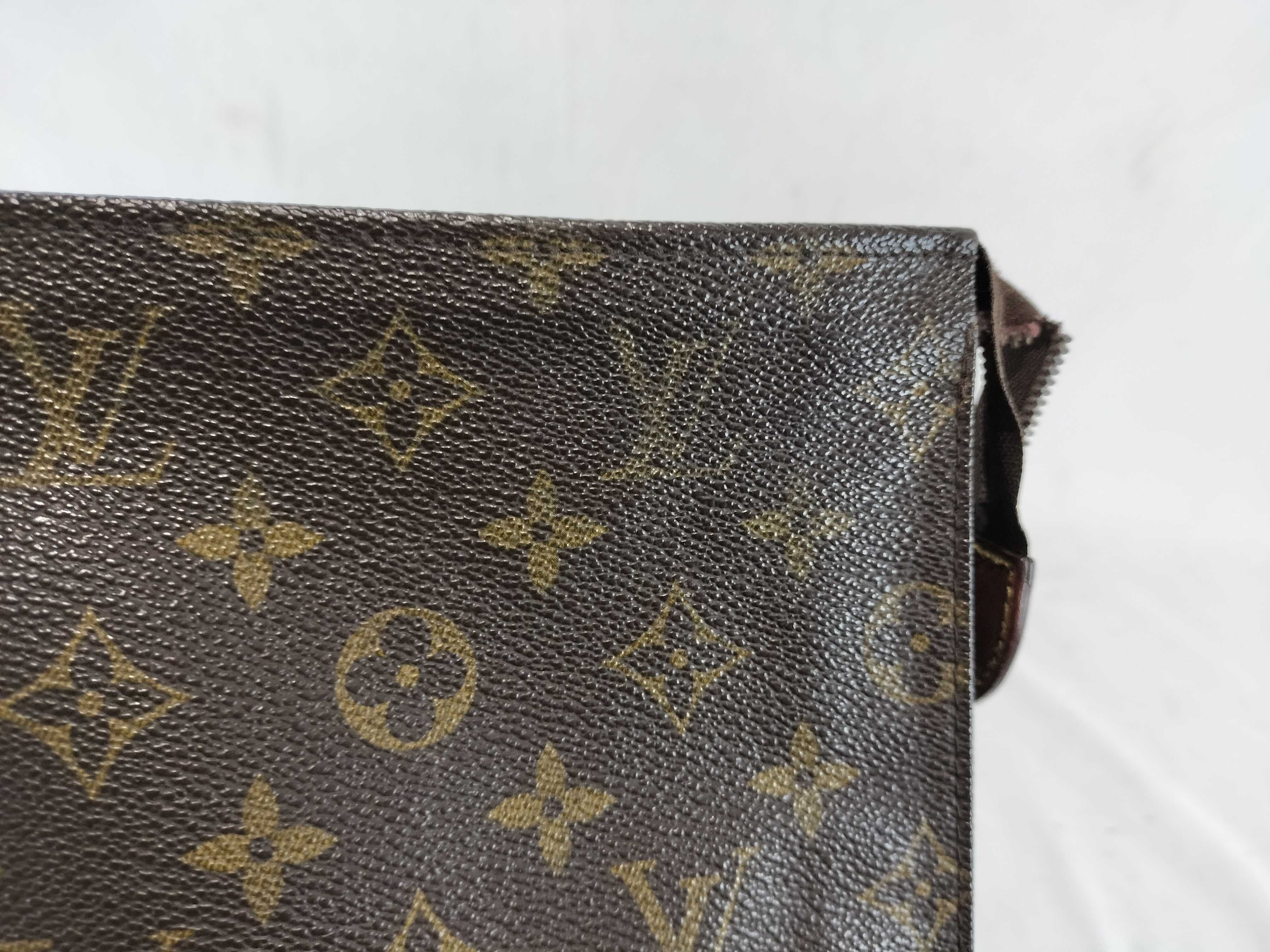 Monogram M47542 Pochette Toilette 26 (Second bag) - Zipper pull damaged/missing. — view 9