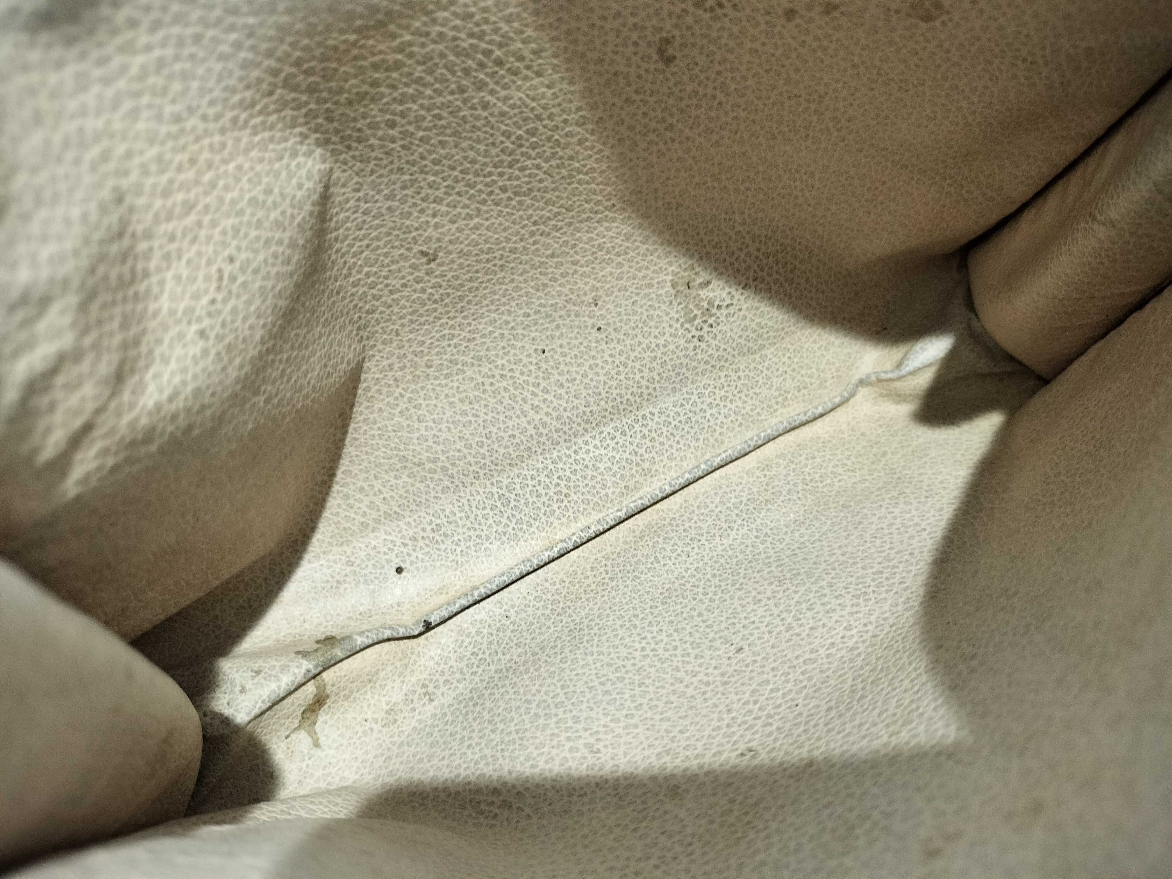 Monogram M47542 Pochette Toilette 26 (Second bag) - Zipper pull damaged/missing. — view 10