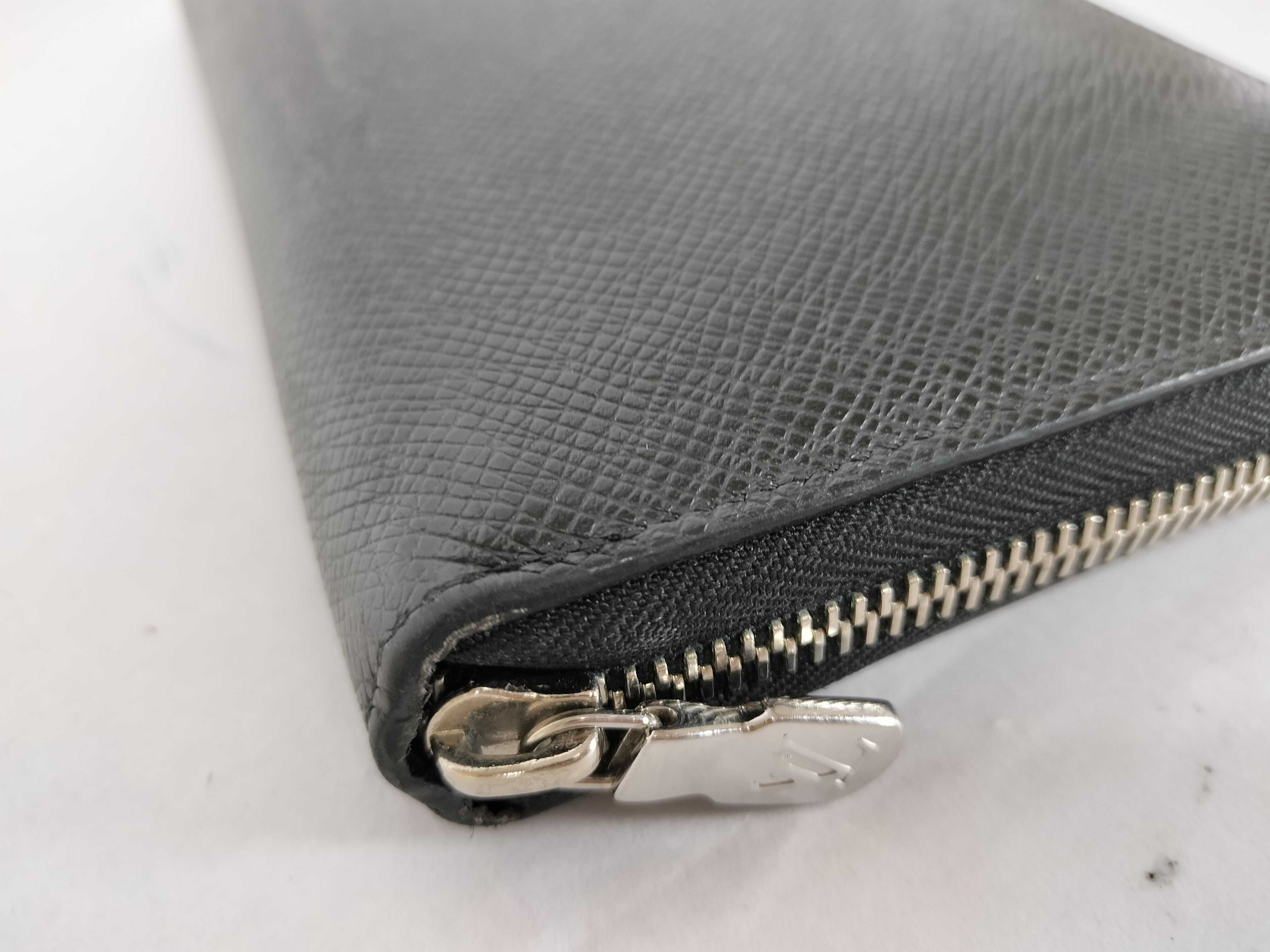 Taiga Zippy Wallet Horizontal M31071 Wallet — view 3