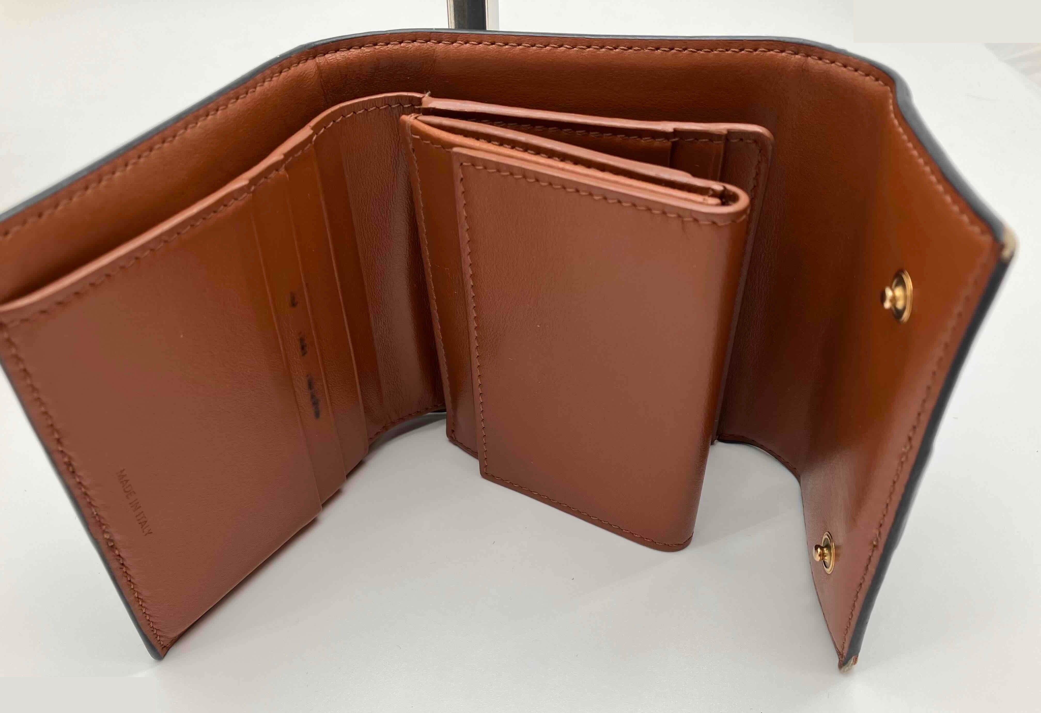 Other lines: Bags and Wallets — view 3