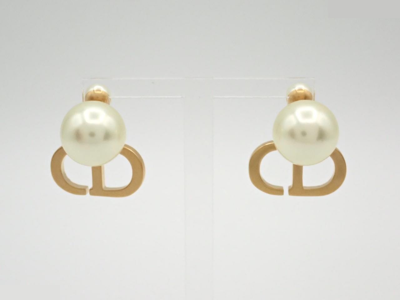 Gold earrings — view 2