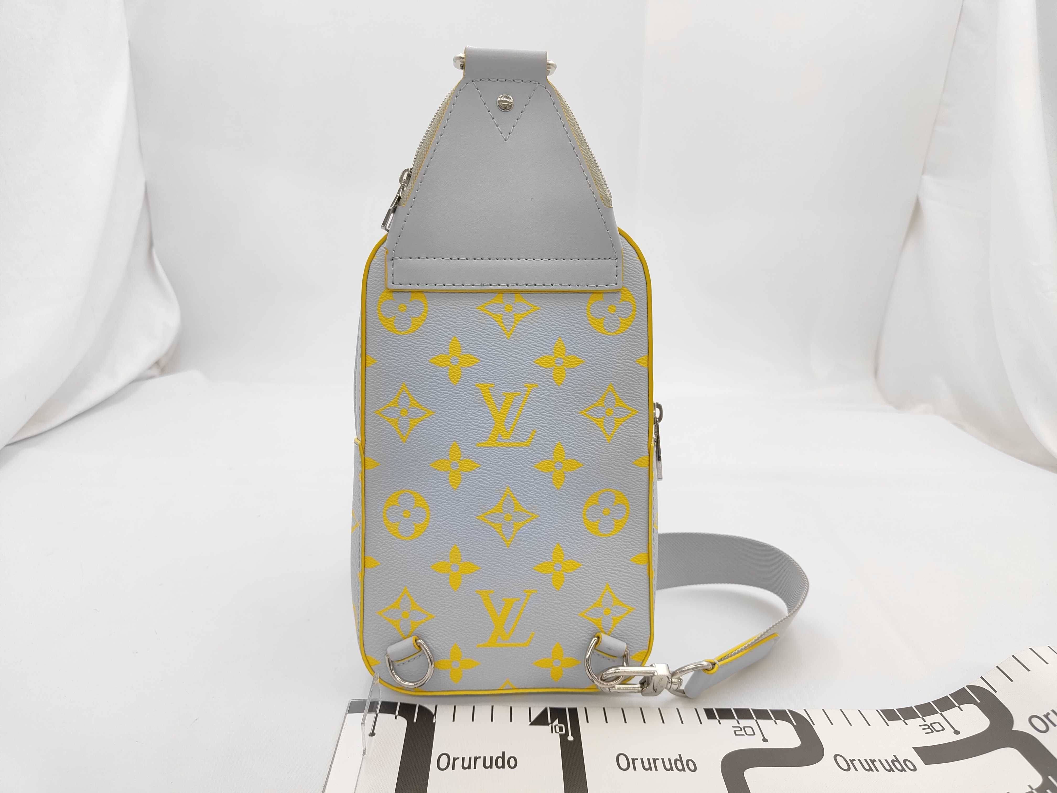 Monogram Glow Avenue Sling Bag M15078 Shoulder Bag — view 2